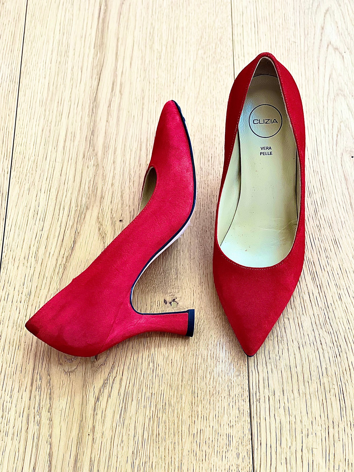 JOAN RED SUEDE