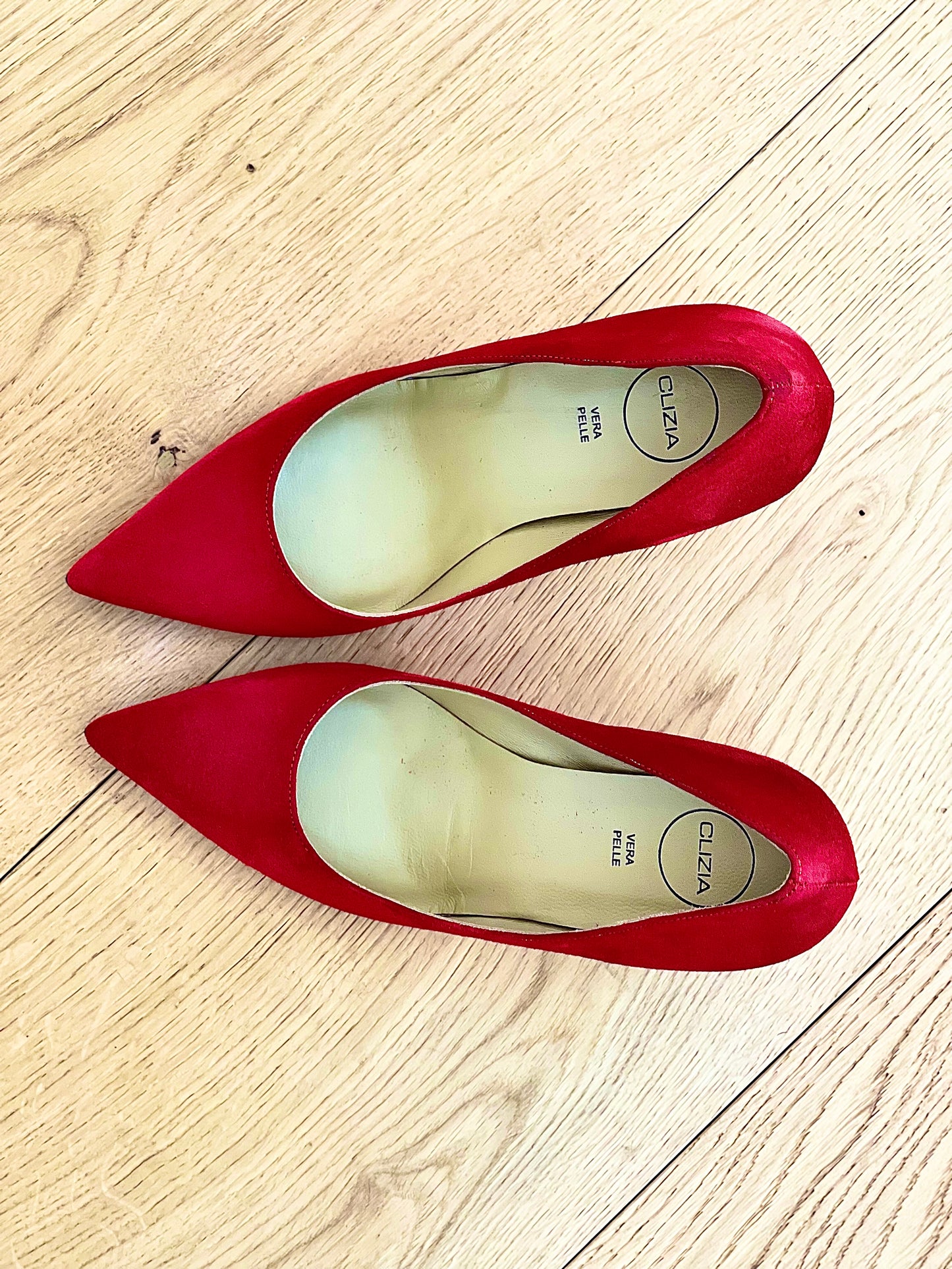 JOAN RED SUEDE