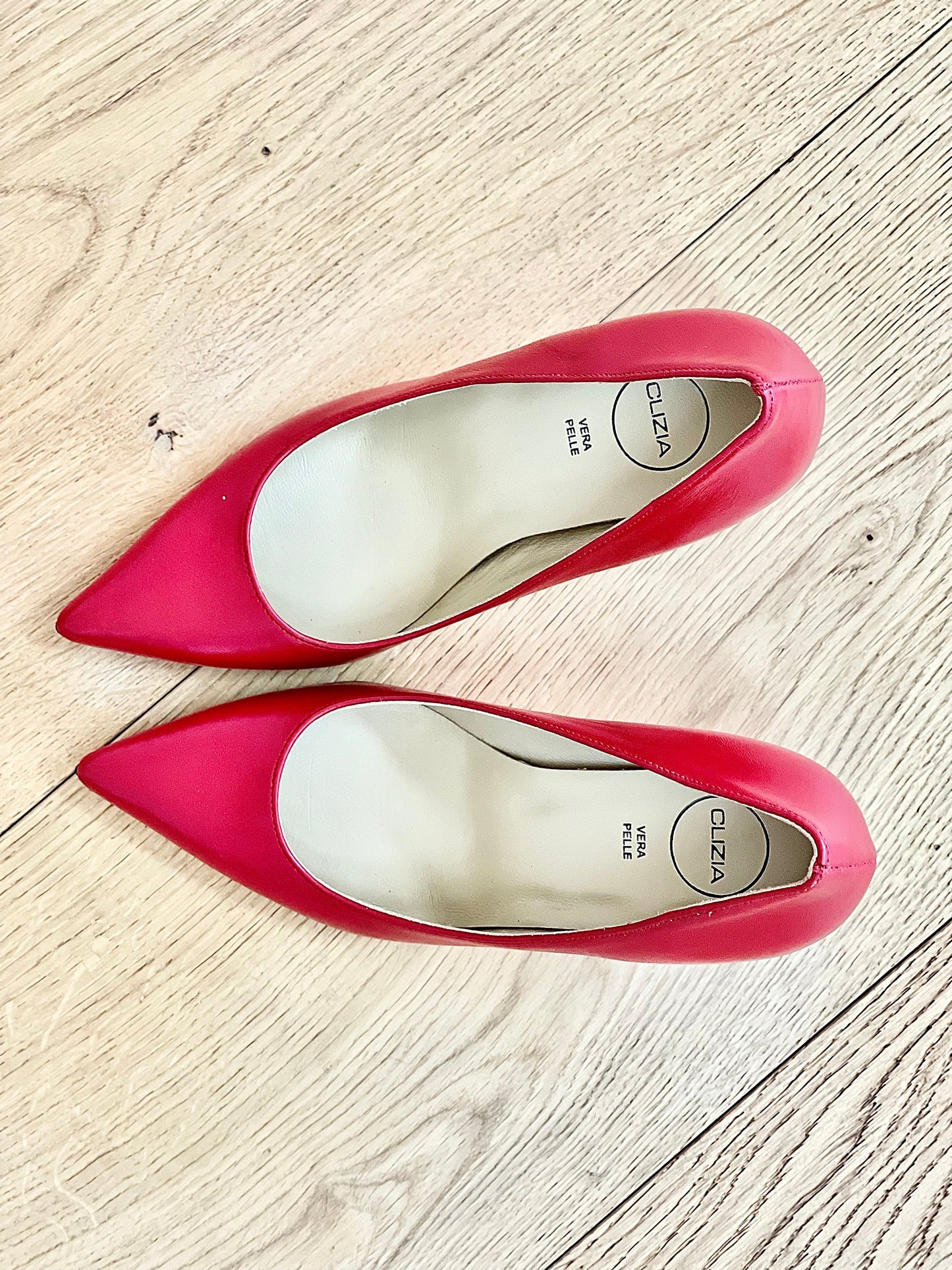 JOAN LEATHER RED