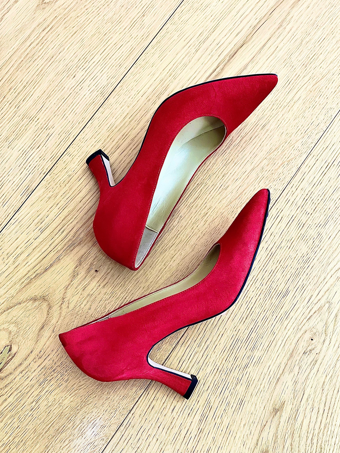 JOAN RED SUEDE