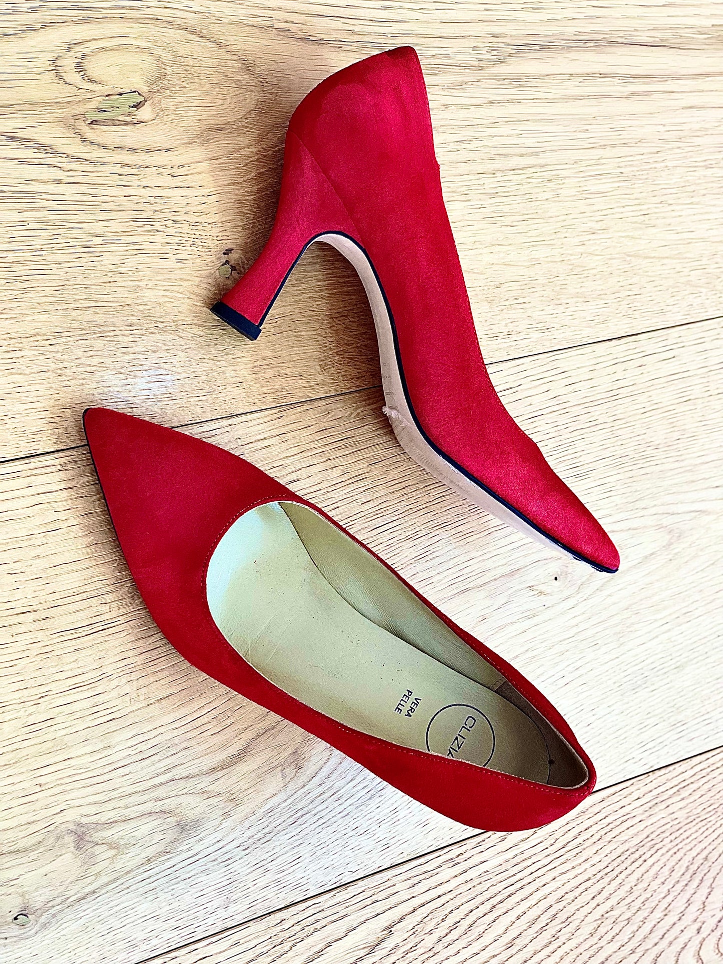 JOAN RED SUEDE