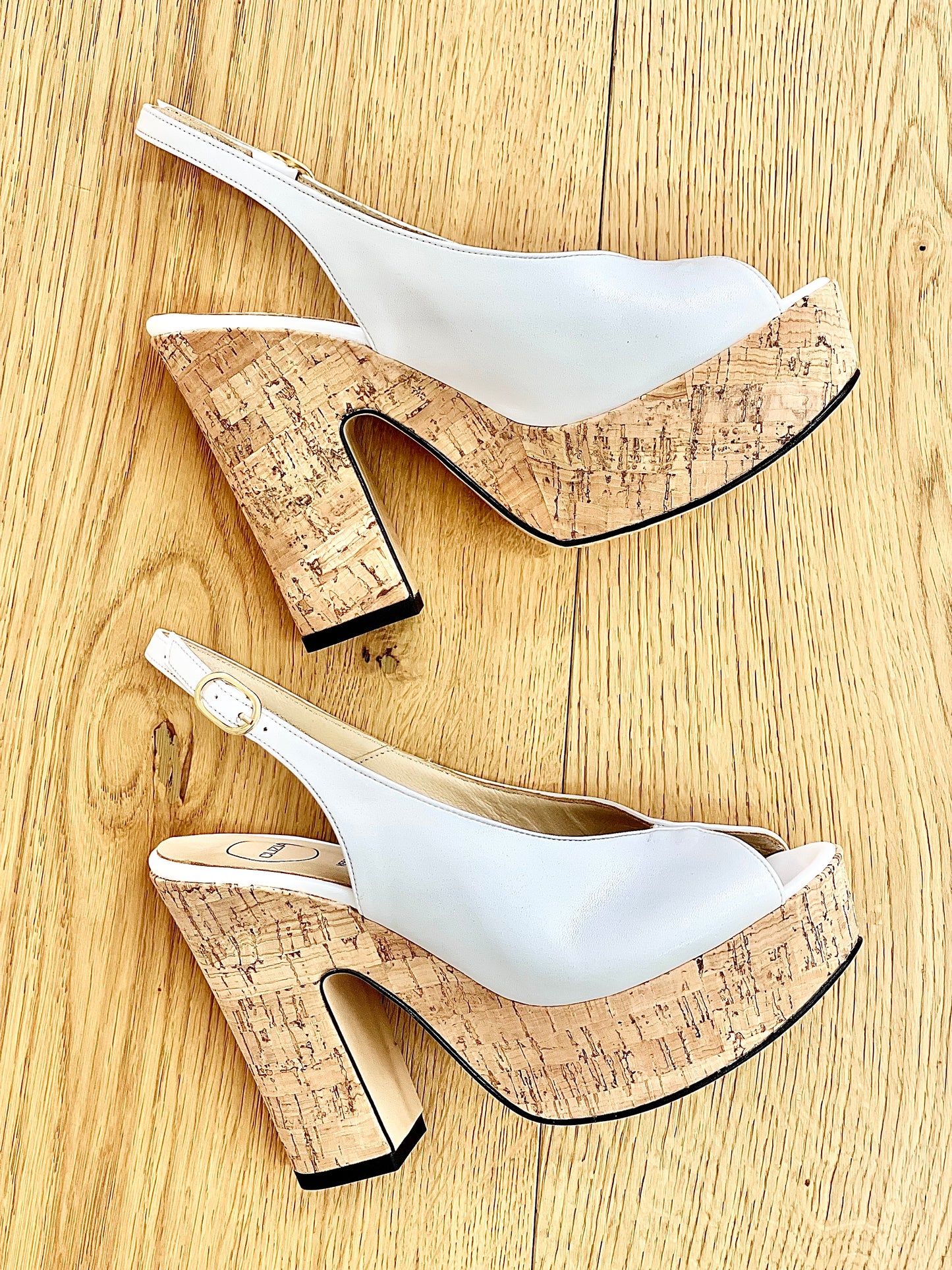 SEUL WHITE