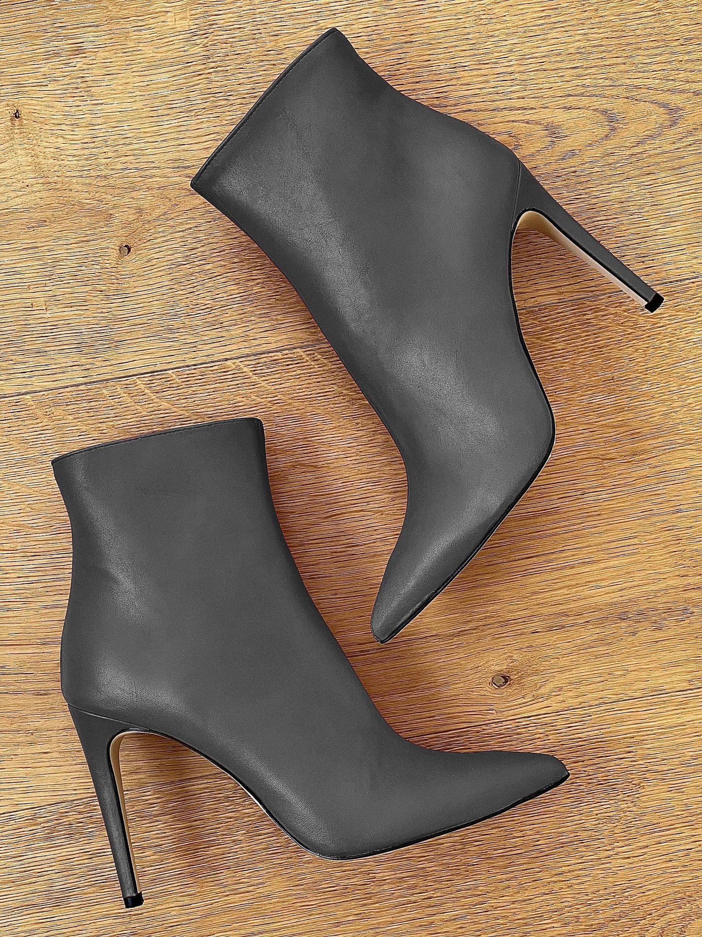 BORN LEATHER CINZENTO