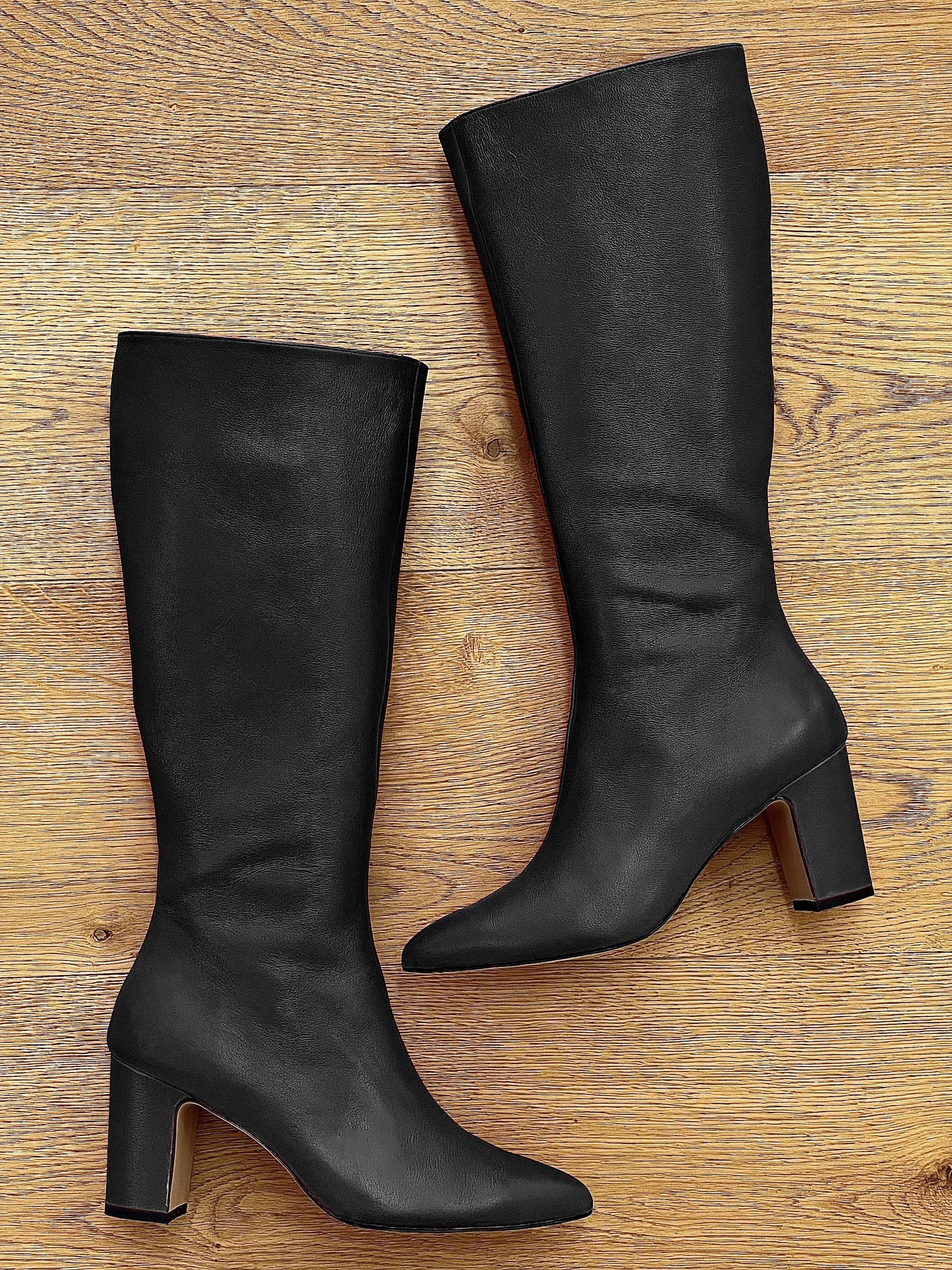 MARK LEATHER PRETO