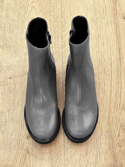 SIRIUS EM PELE CINZENTA