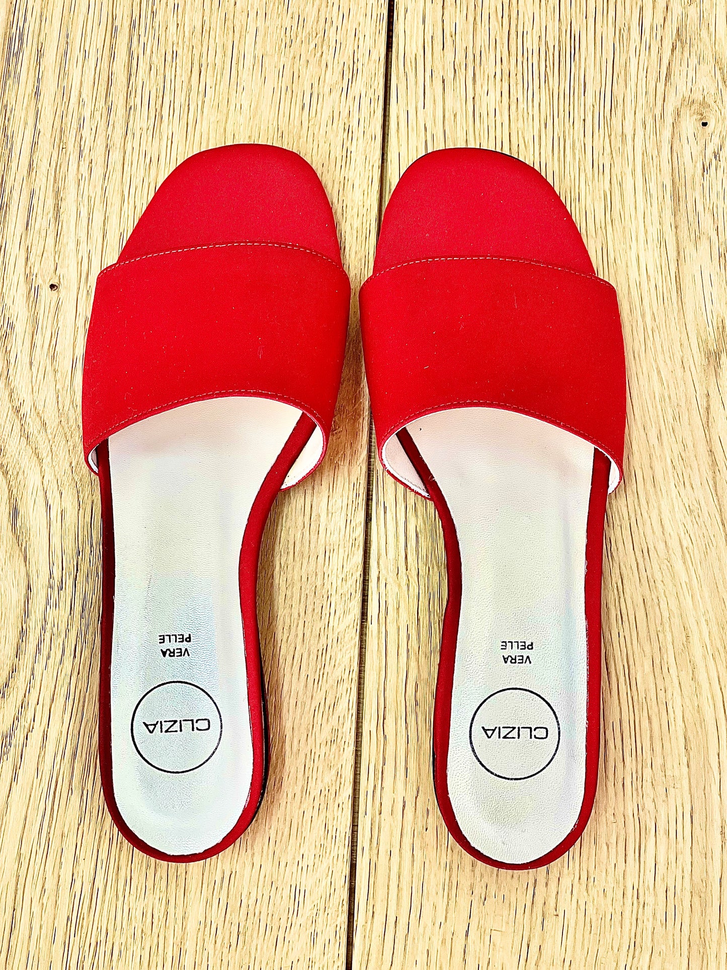 MANHATTAN SATIN RED