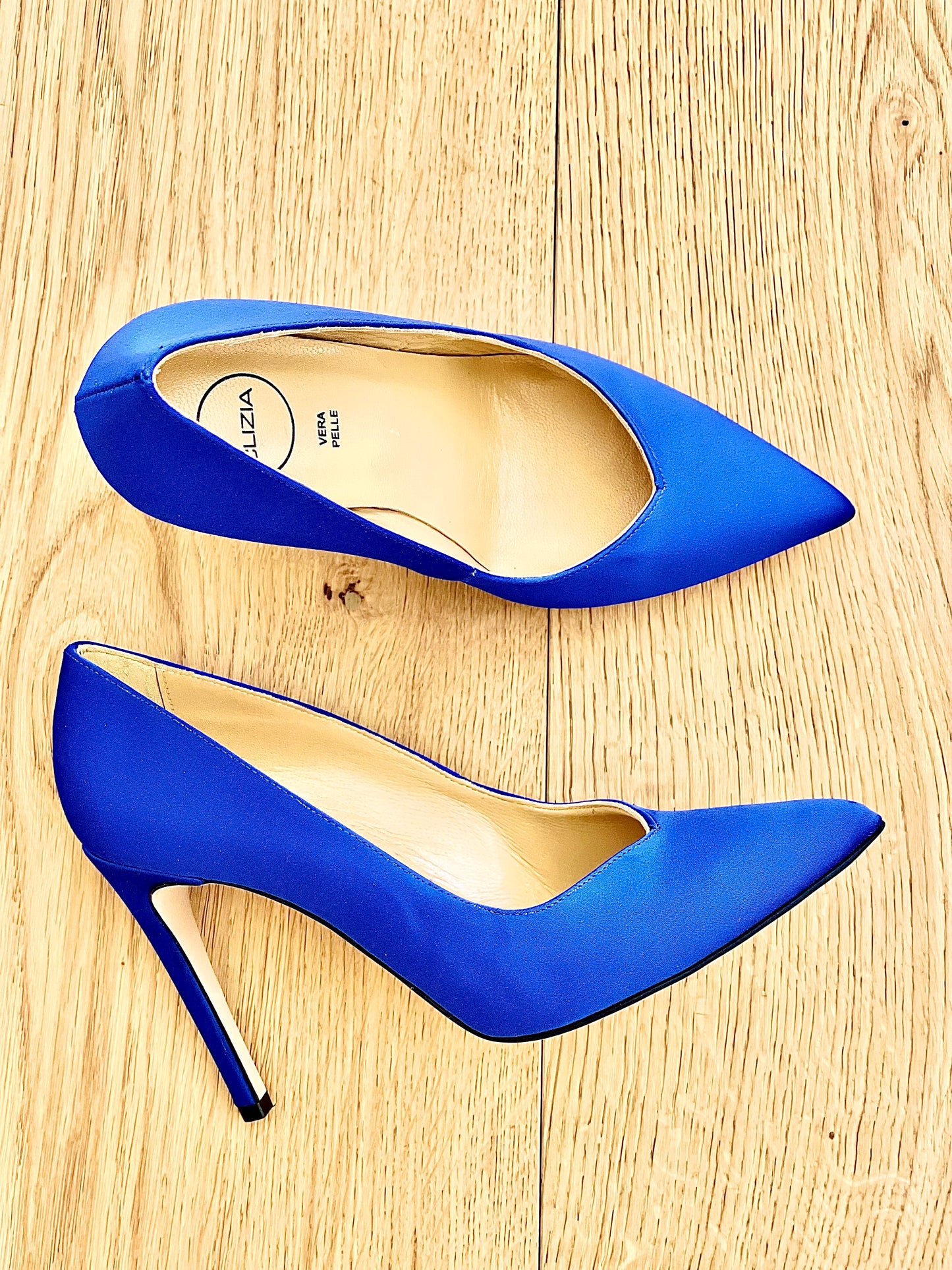 ELI DE SATINA AZUL