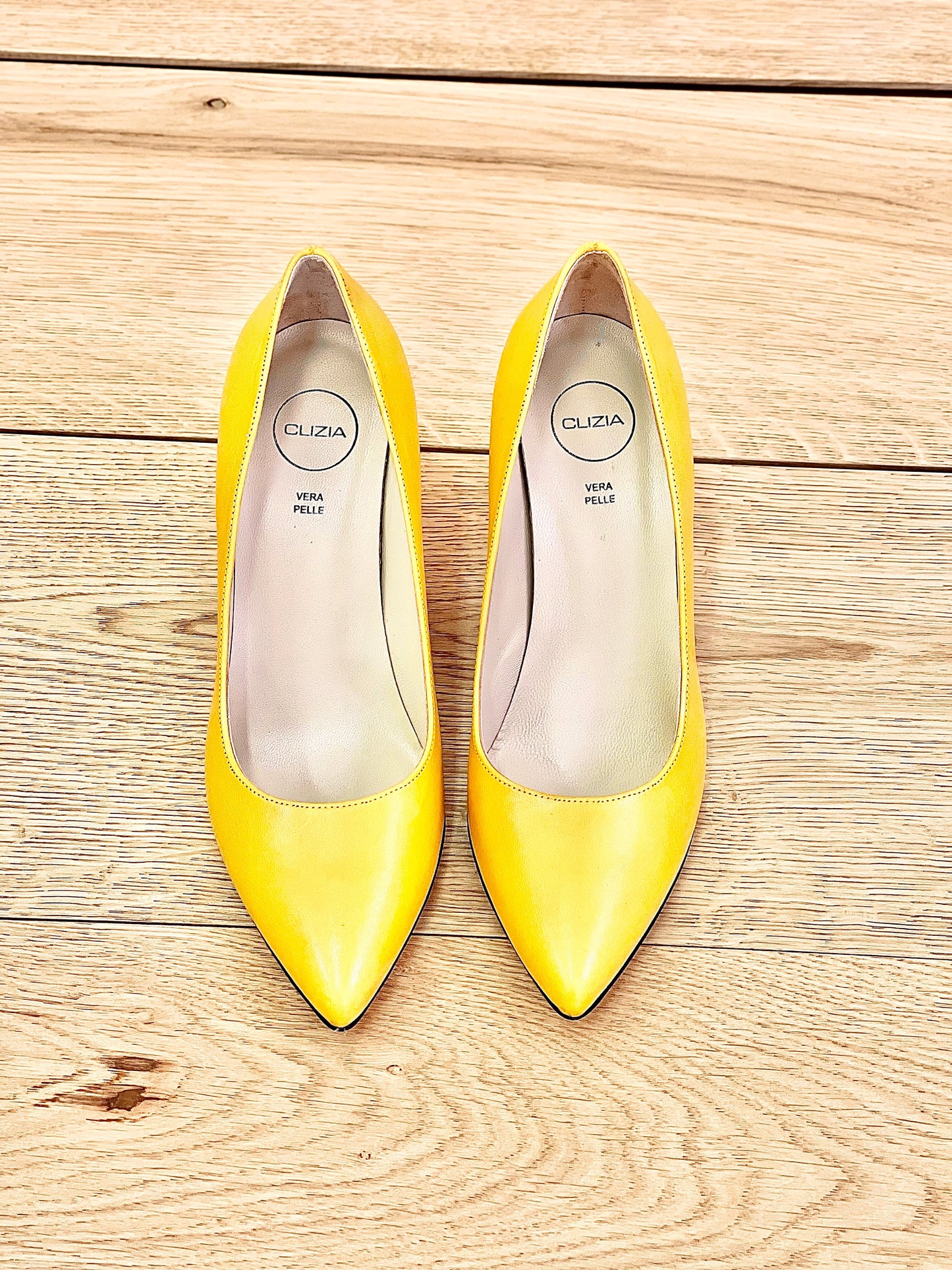 EMY AMARELO