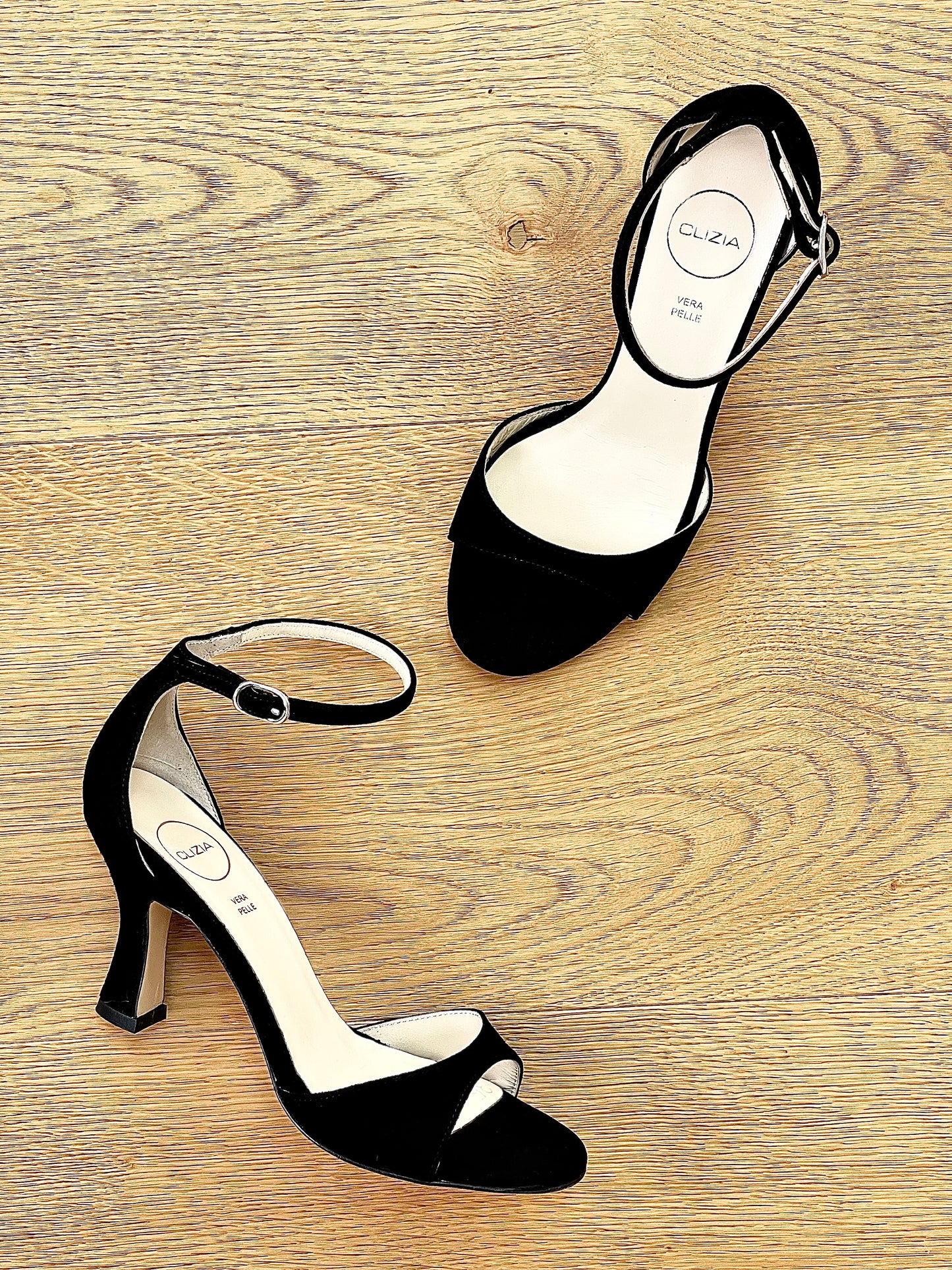 PIELE DE CĂPRIOARĂ NEAGRĂ RAP