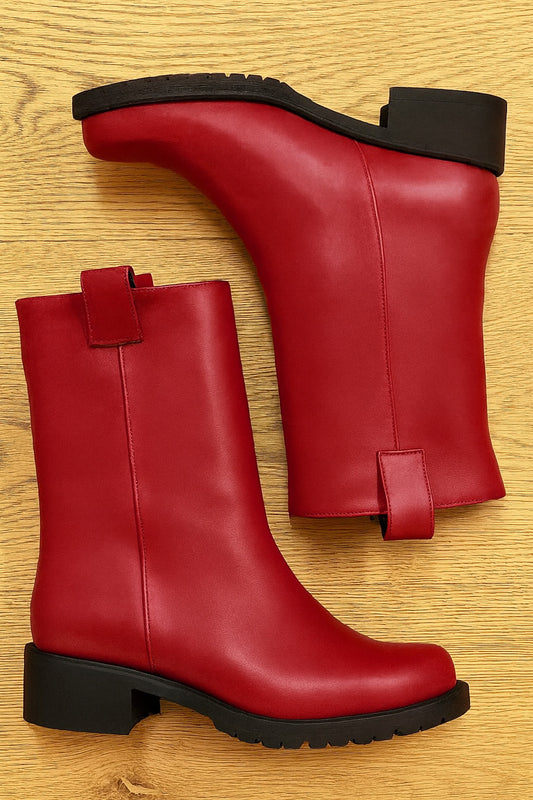 ATLANTE DIN PIELE ROȘIE