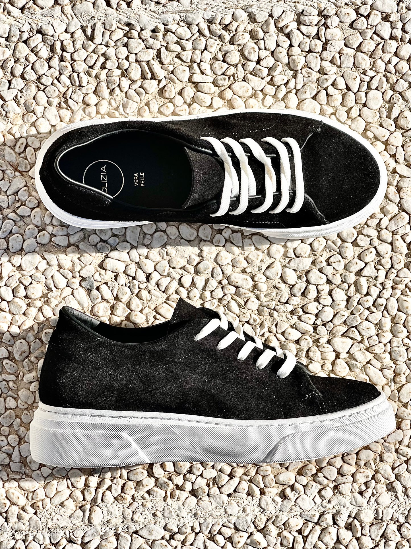 TAMARA SUEDE NEGRU