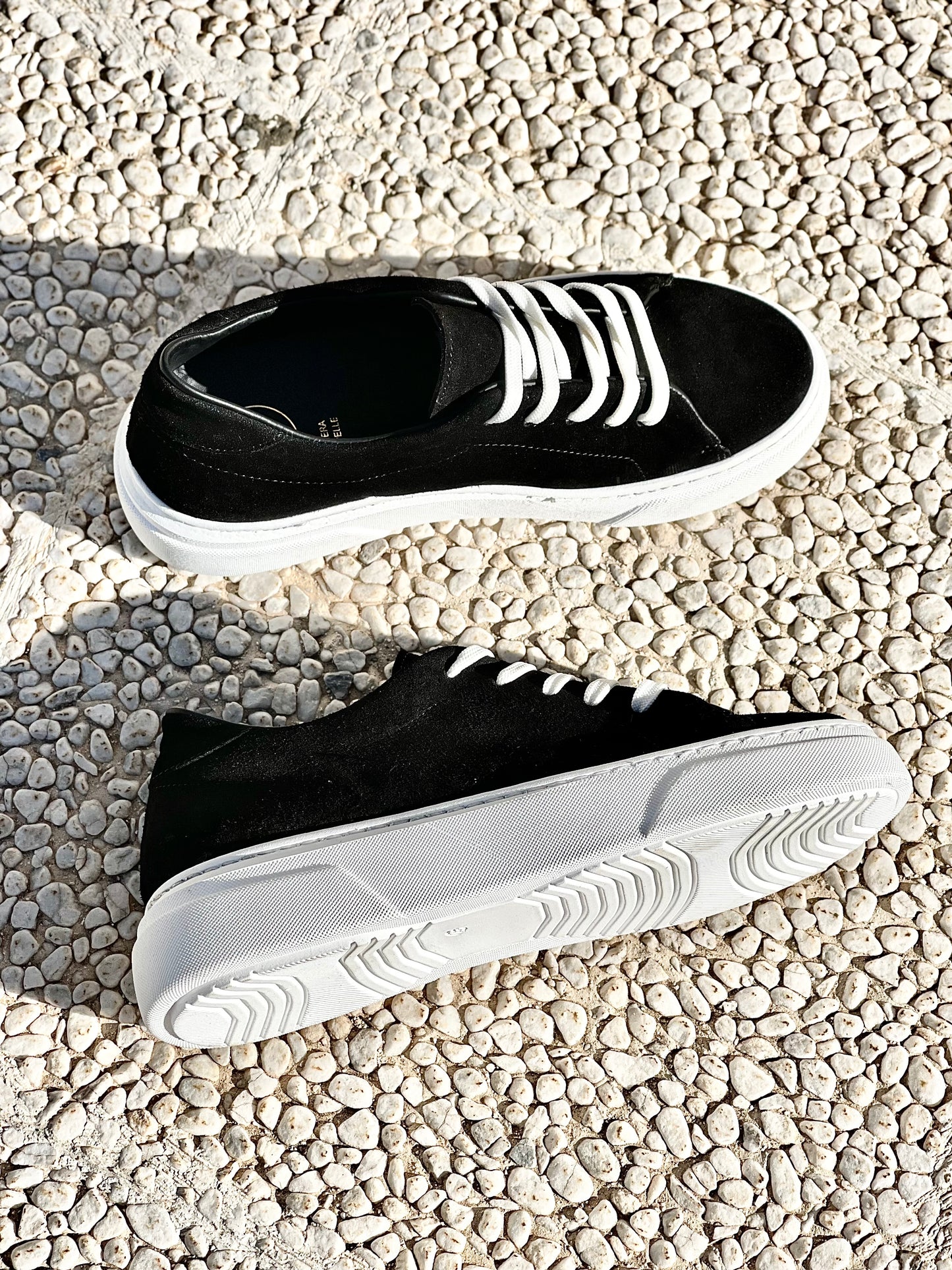 TAMARA SUEDE NEGRU