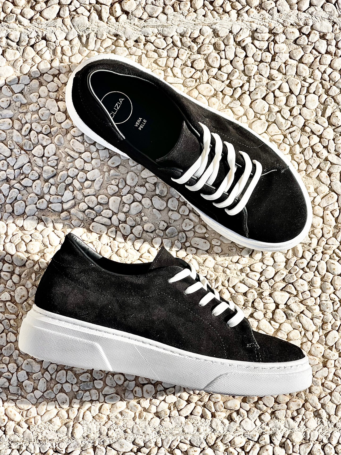 TAMARA SUEDE NEGRU