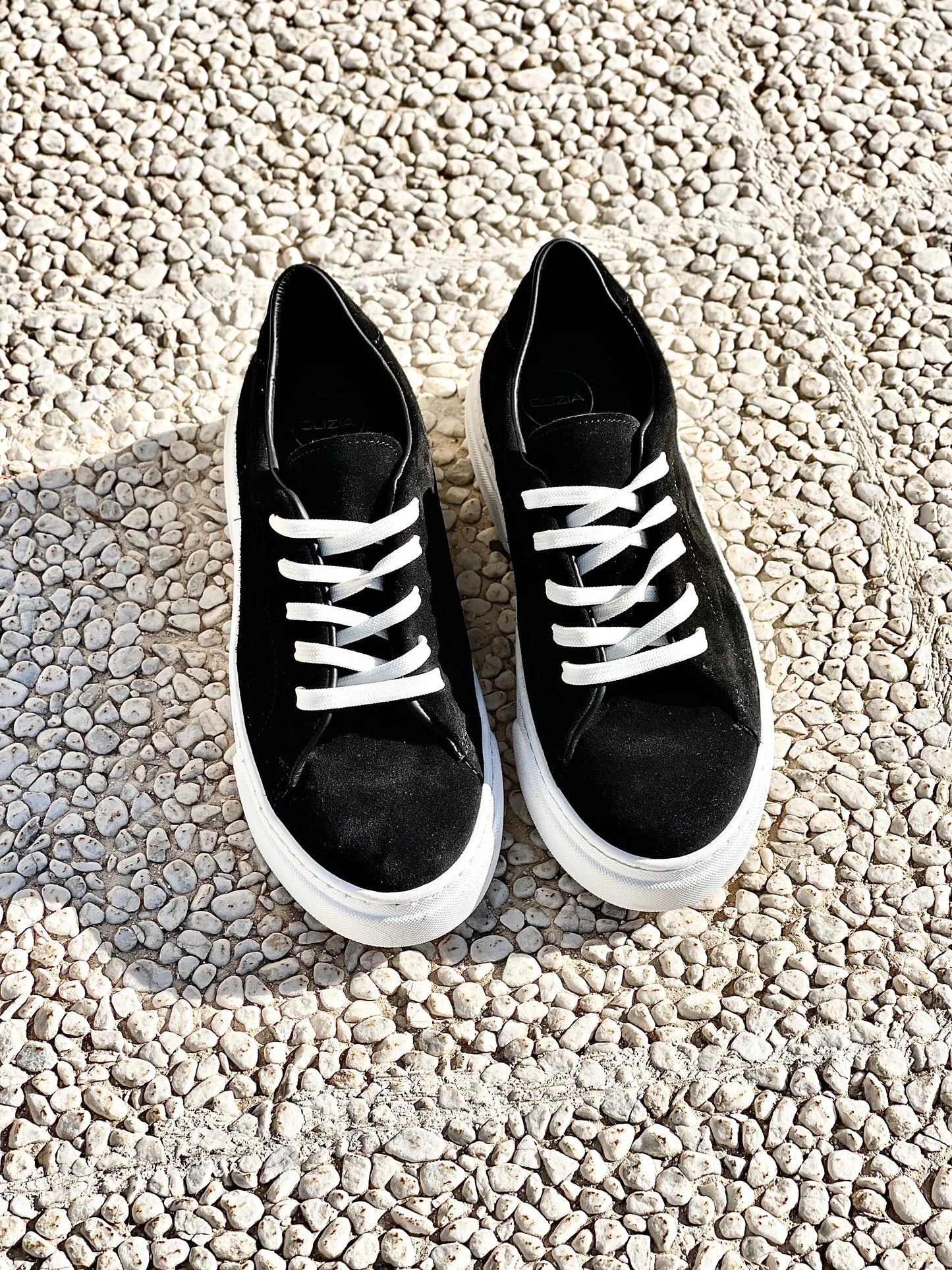 TAMARA SUEDE NEGRU