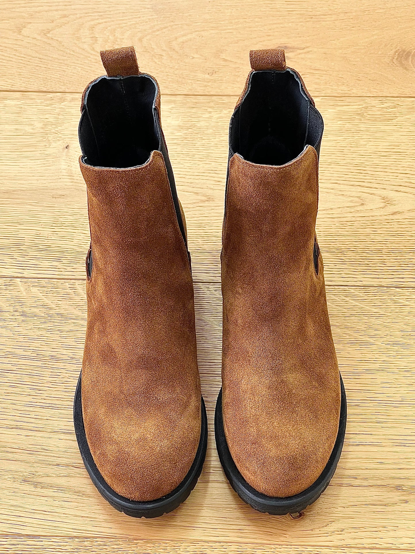 TED Z JELENICE, FARBA COGNAC