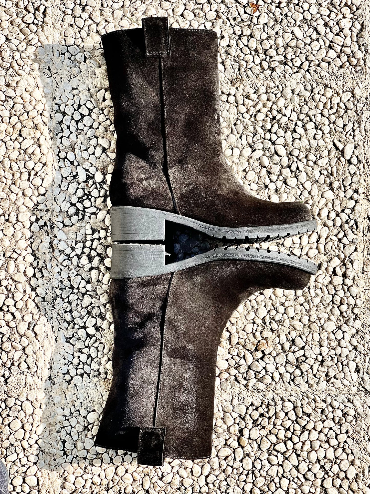 ČIERNY SEMIŠOVÝ ATLAS