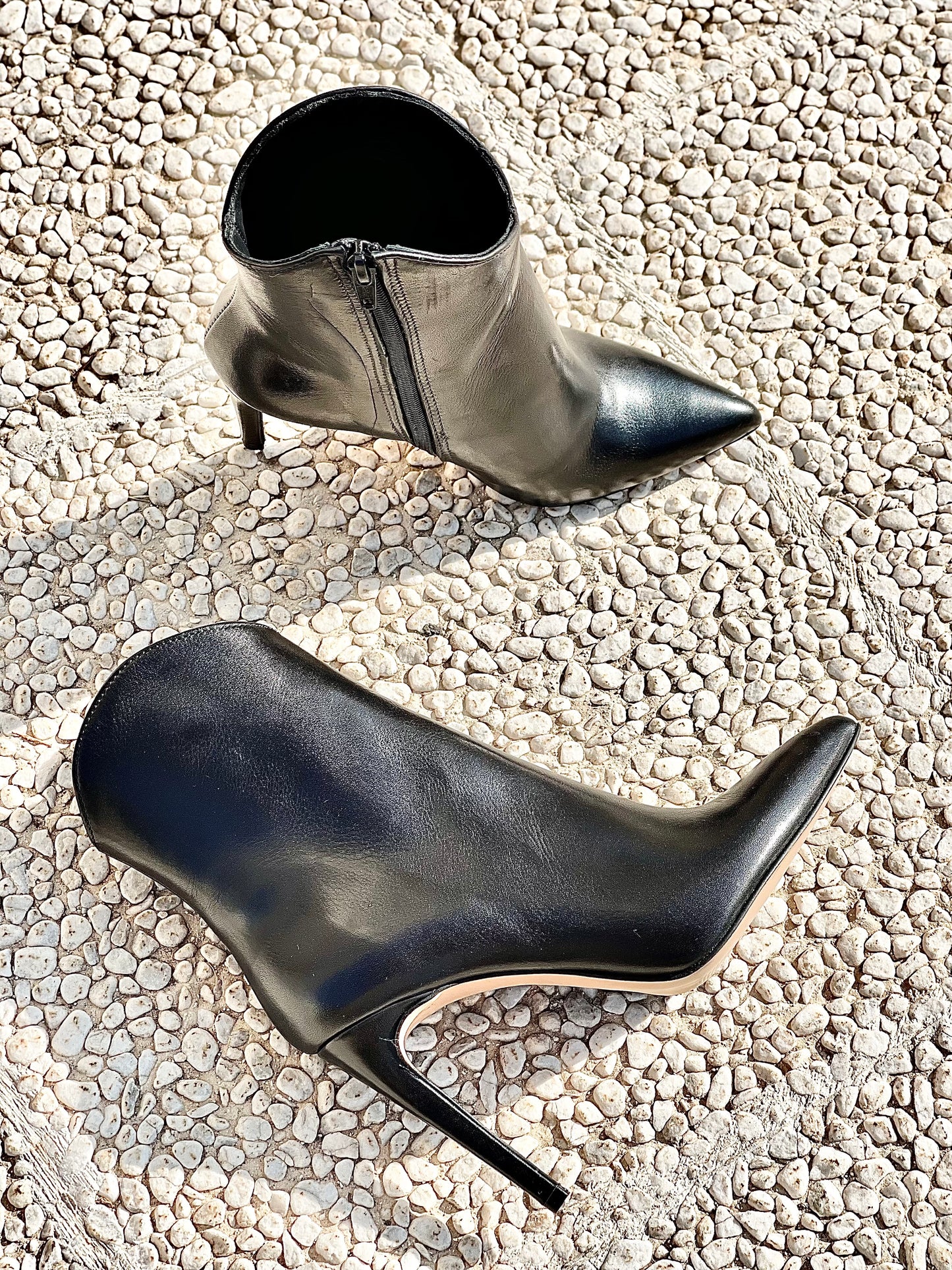 GENEVA BLACK