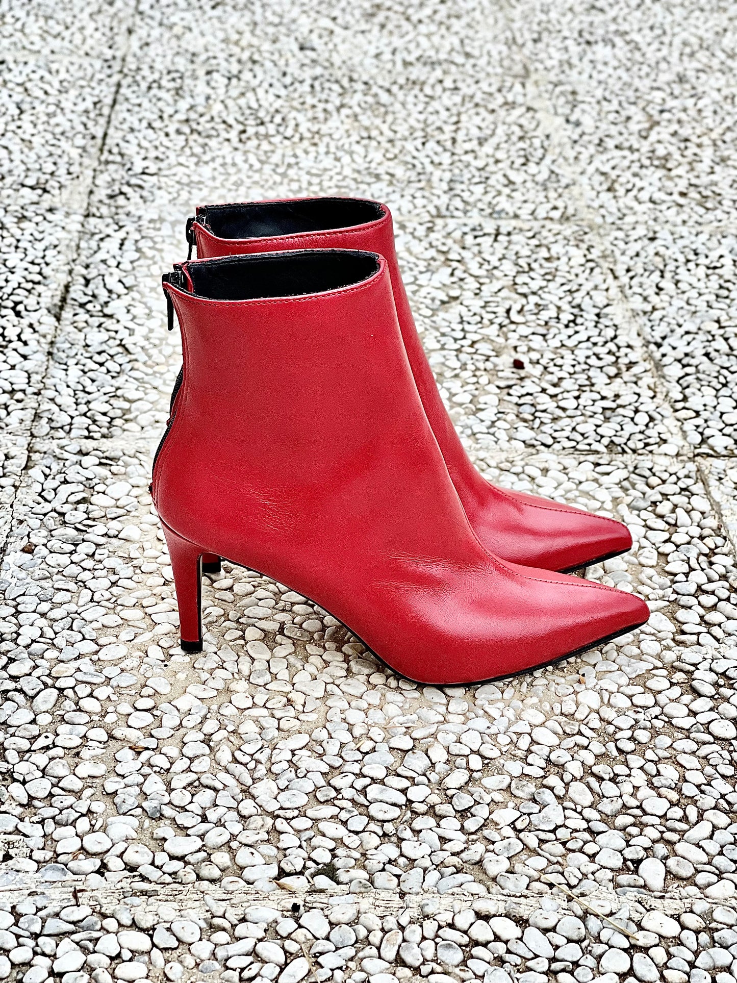 IRIS RED