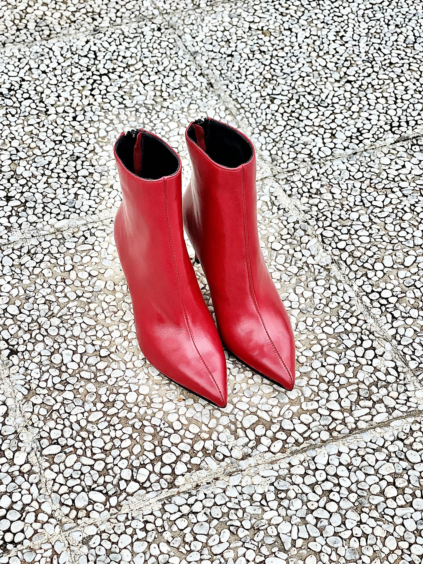 IRIS RED