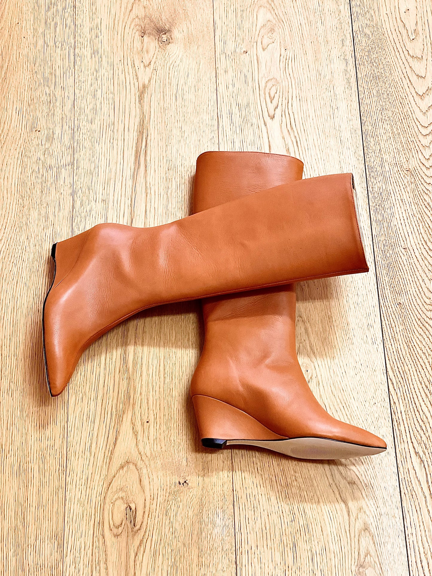 SYDNEY LEATHER