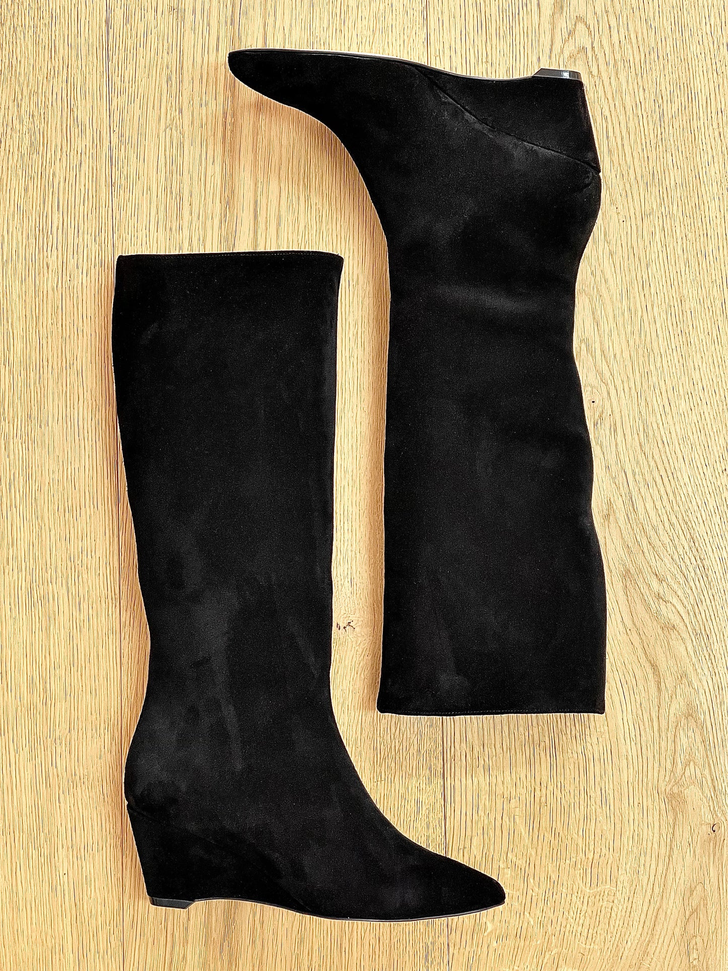 SYDNEY BLACK SUEDE