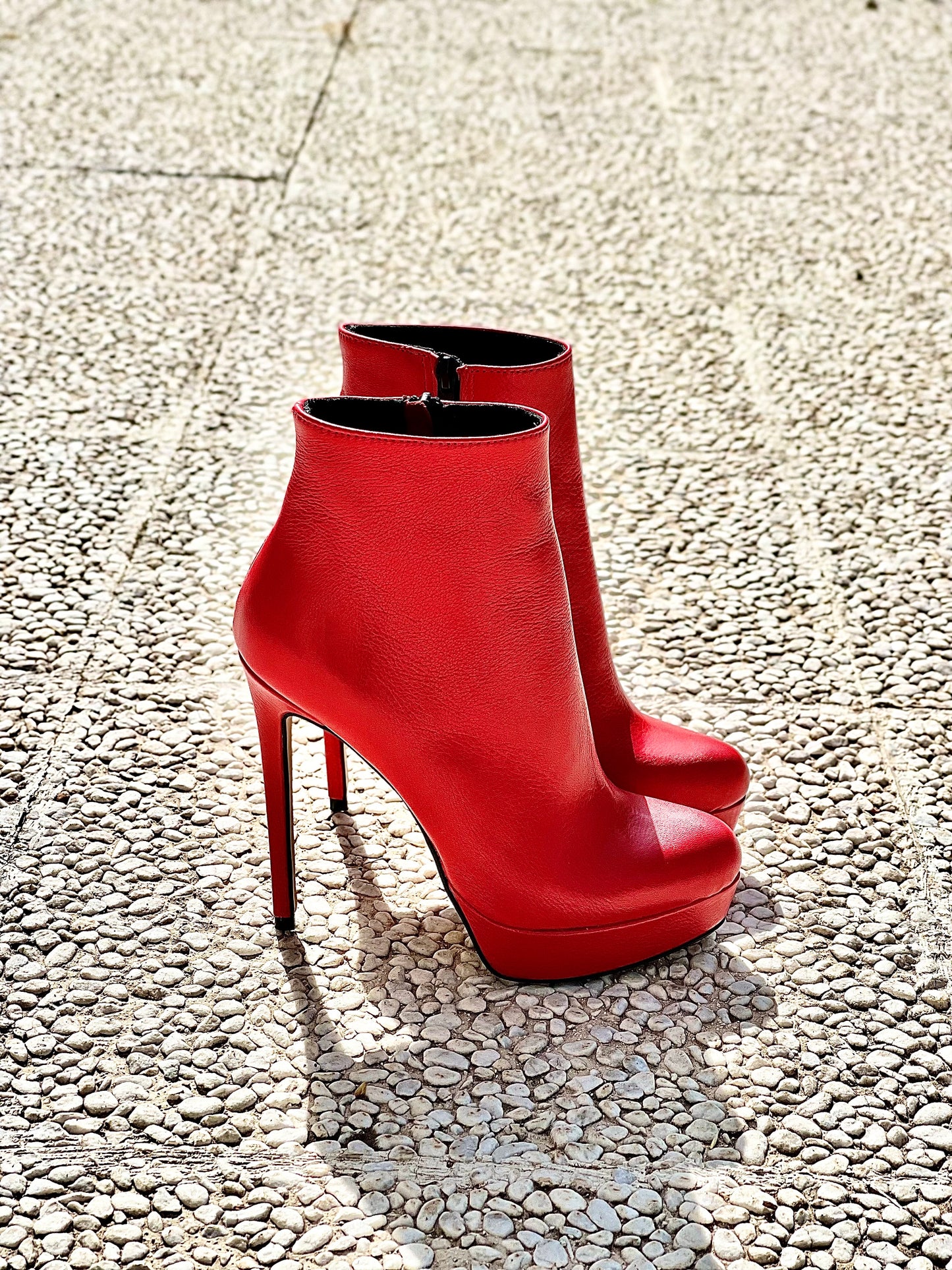 LOREN RED