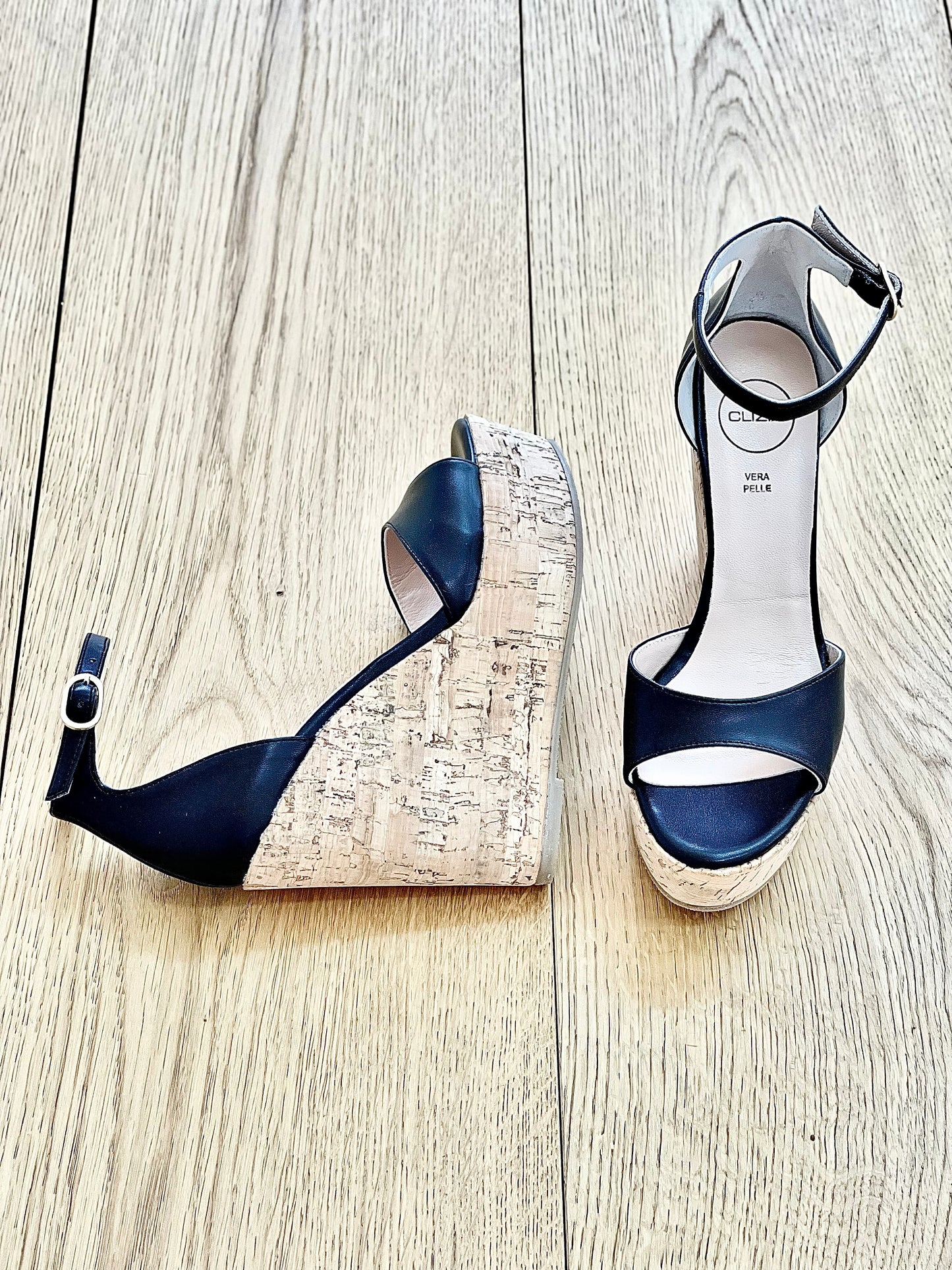 IVY BLACK