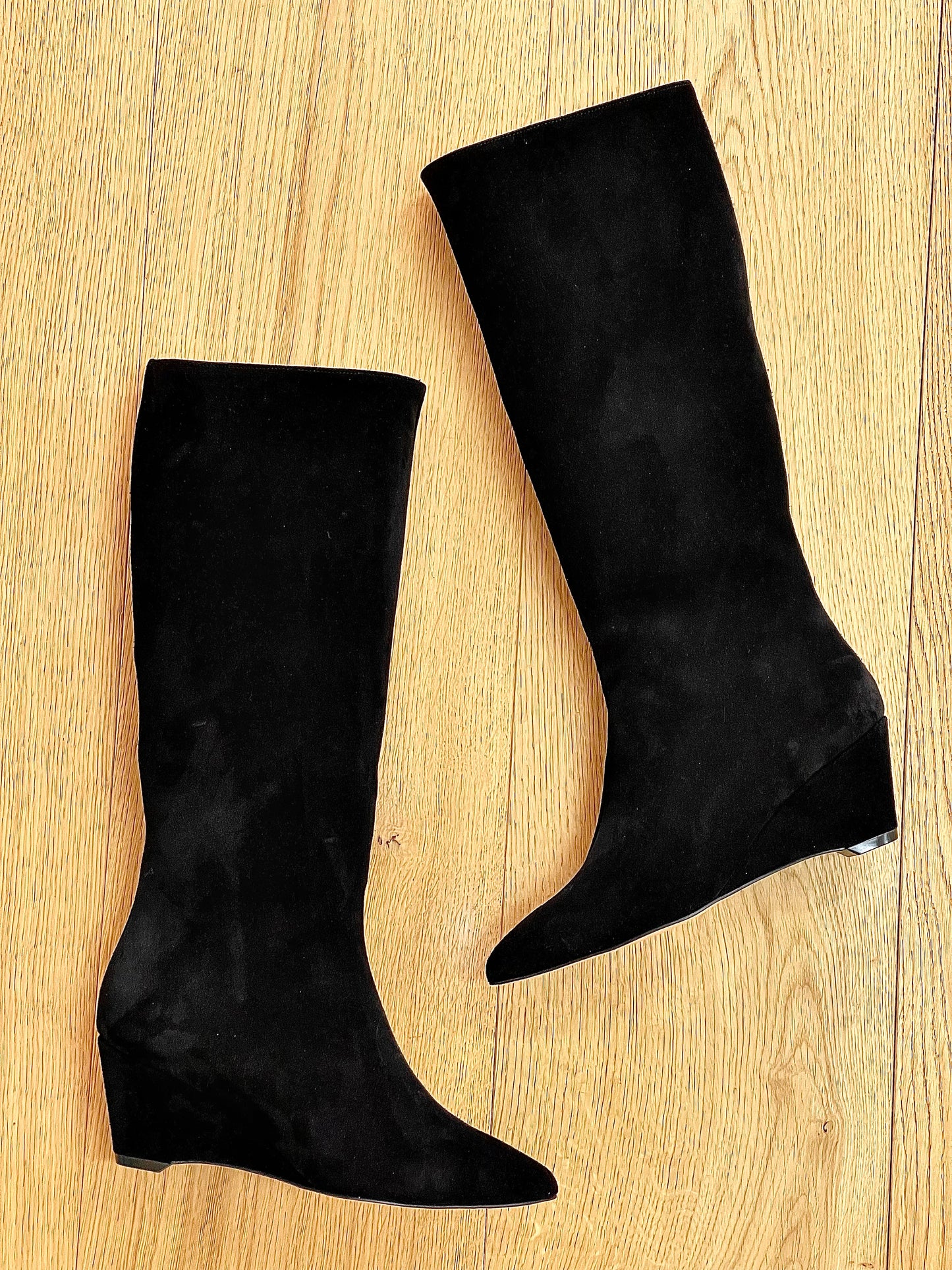SYDNEY BLACK SUEDE