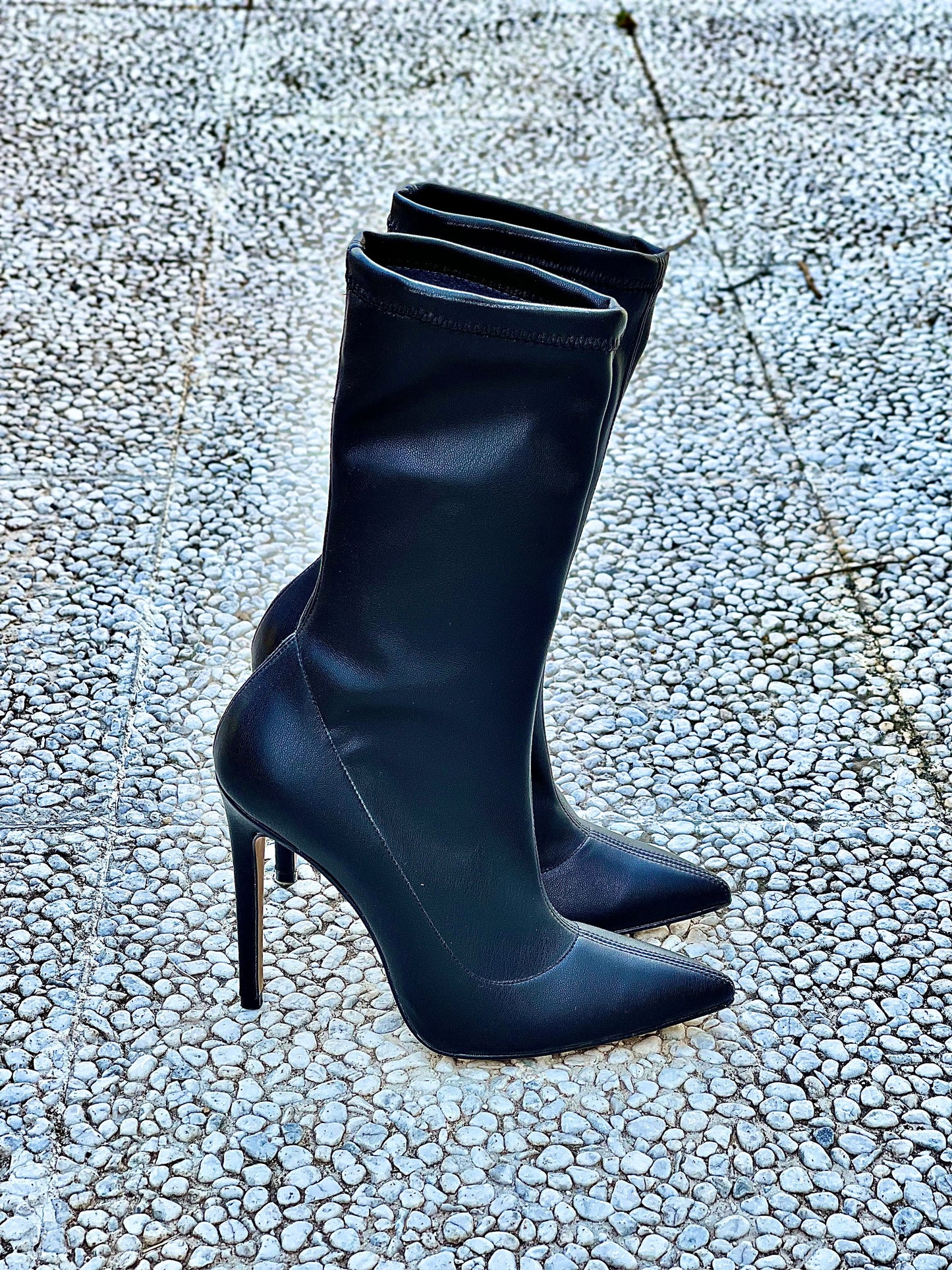 BLACK ELENOIRE