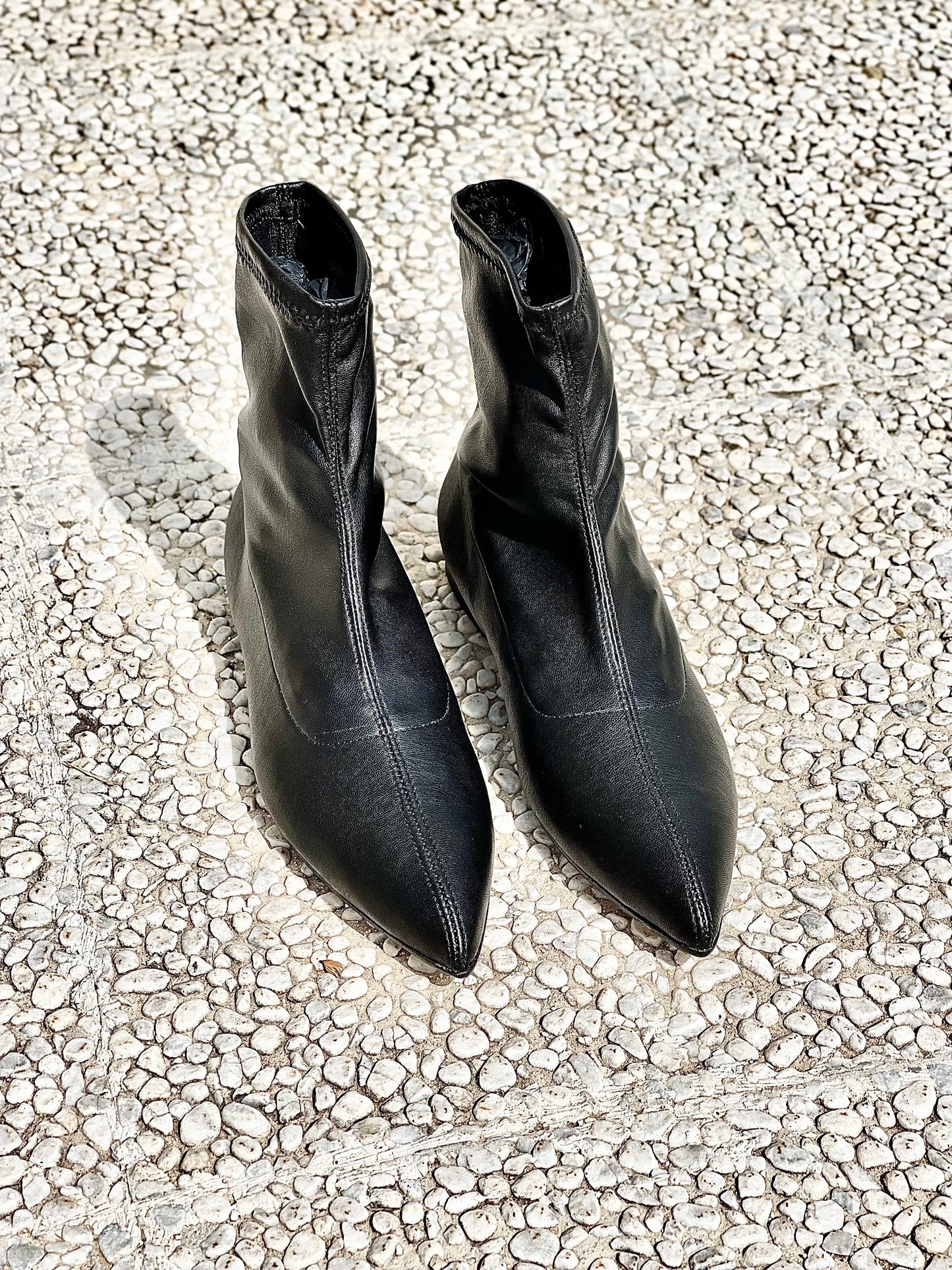 GIRLY BLACK