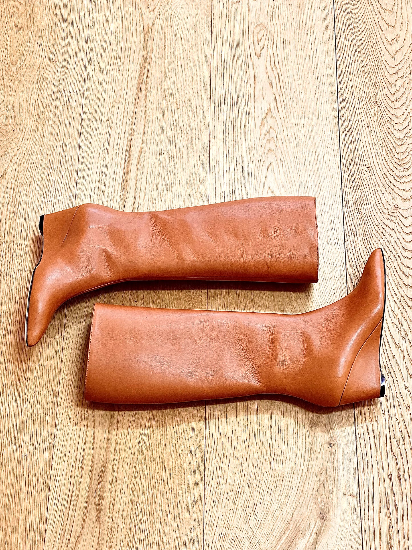 SYDNEY LEATHER