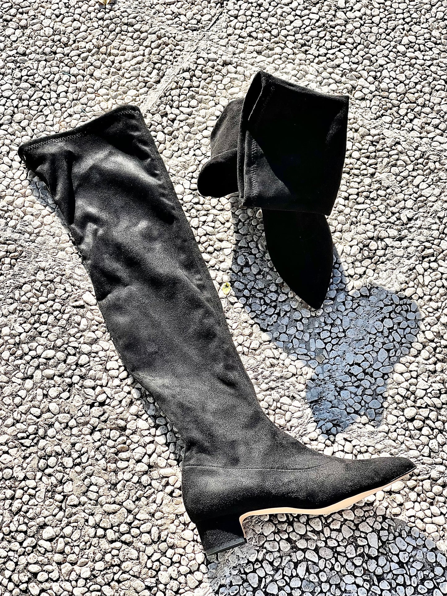 XO BLACK SUEDE