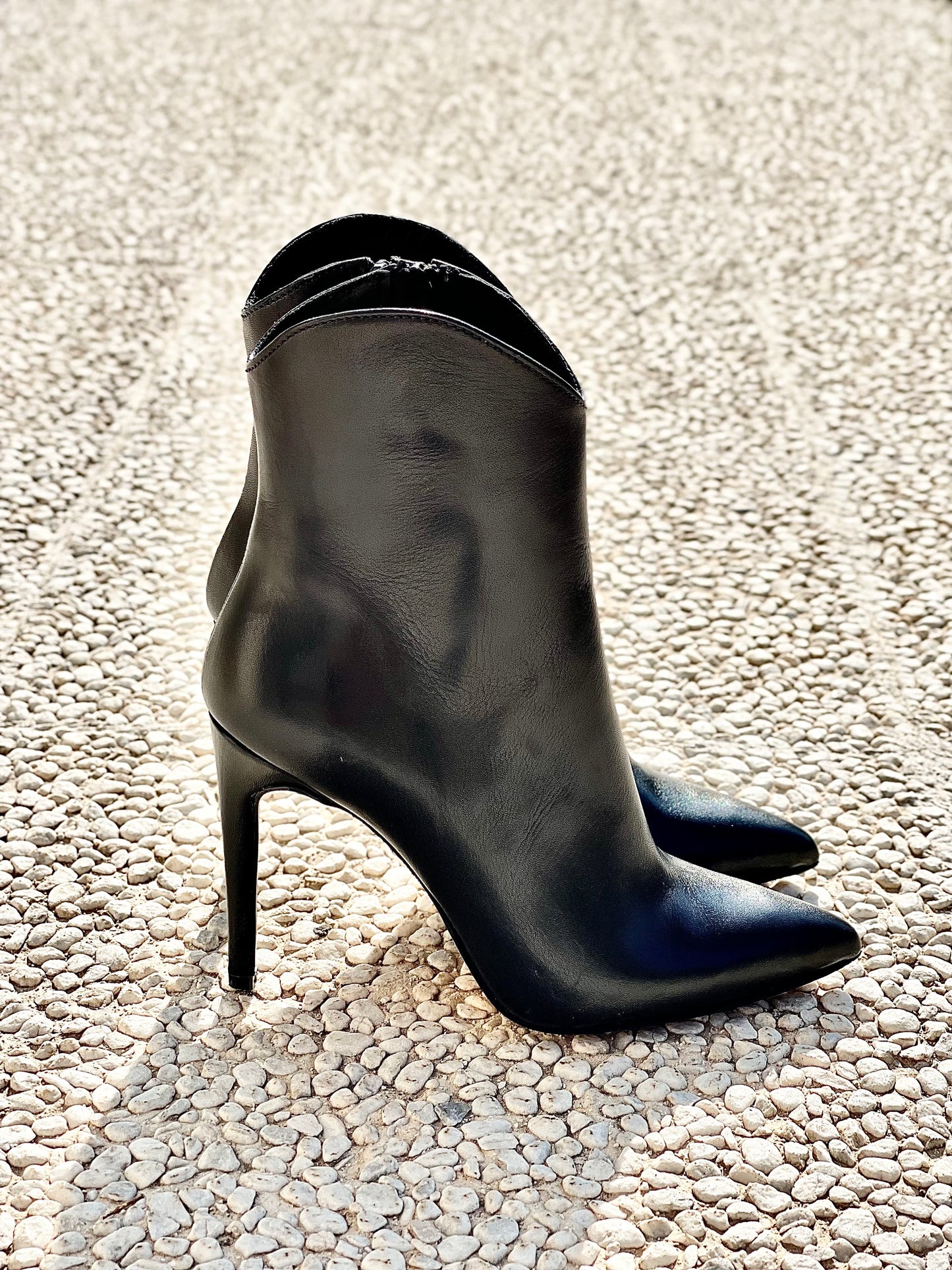 GENEVA BLACK