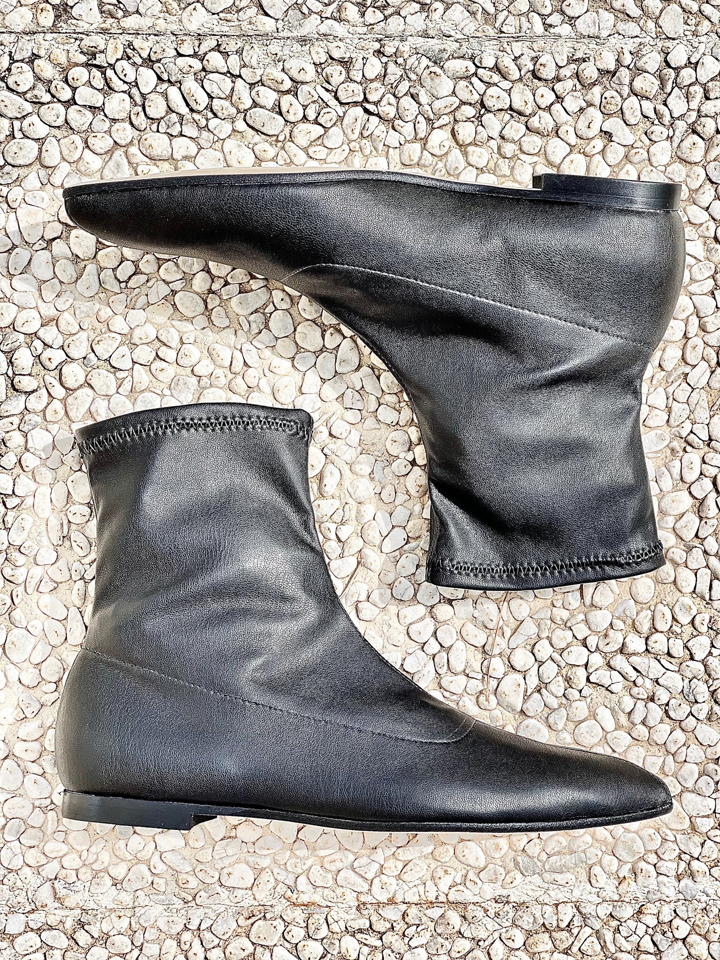 GIRLY BLACK