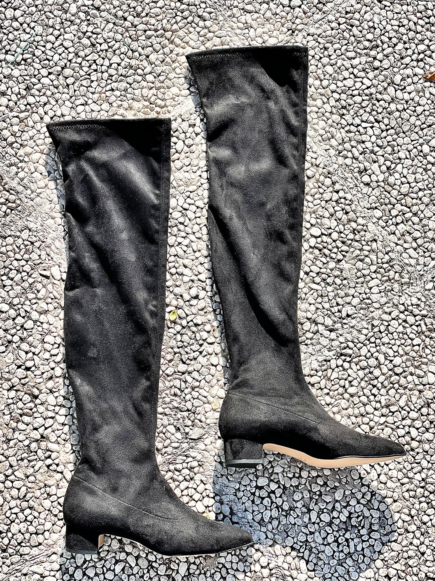 XO BLACK SUEDE