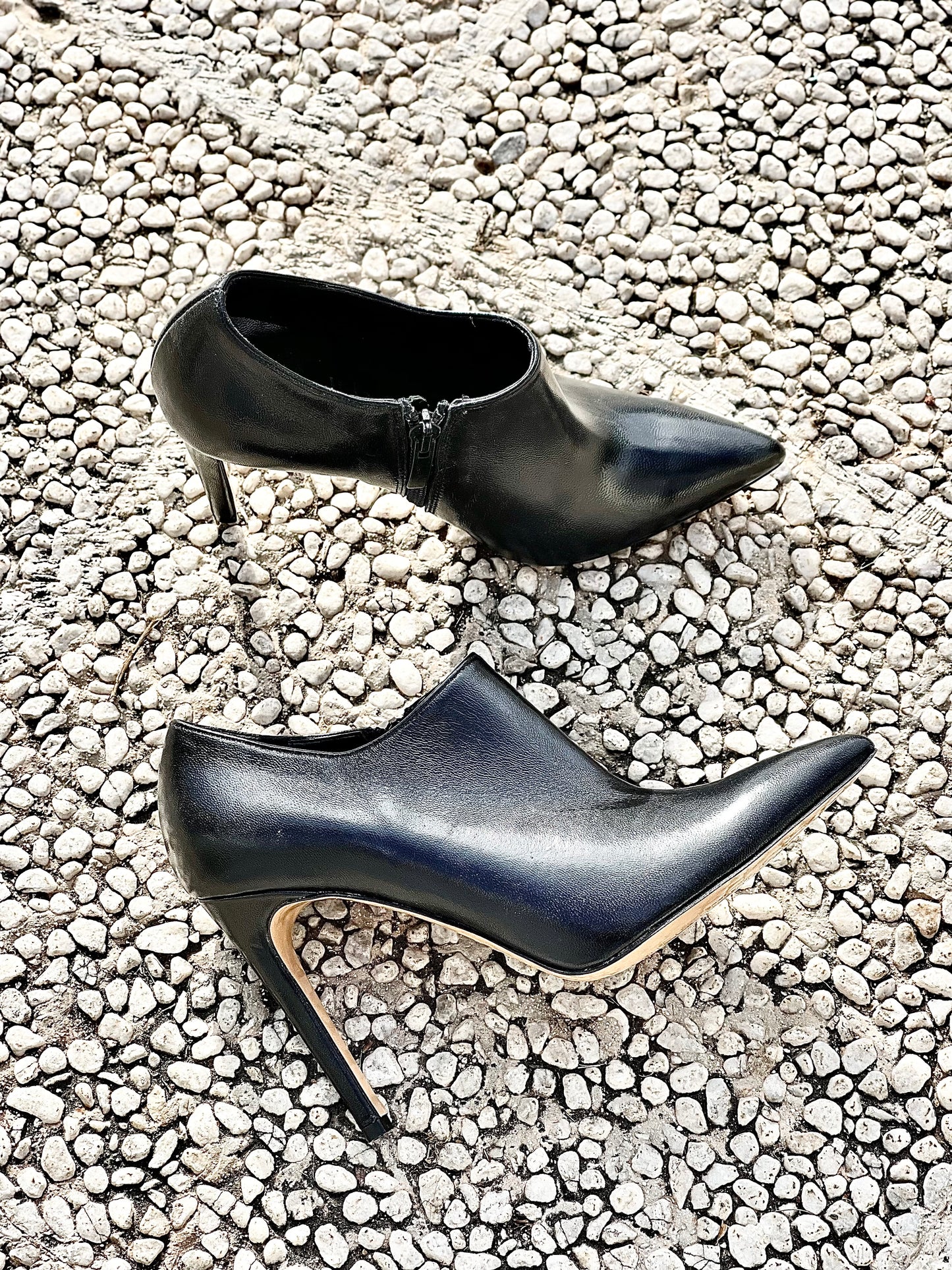 BLACK LUISE