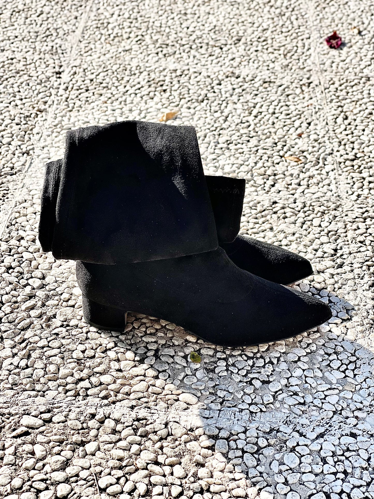 XO BLACK SUEDE