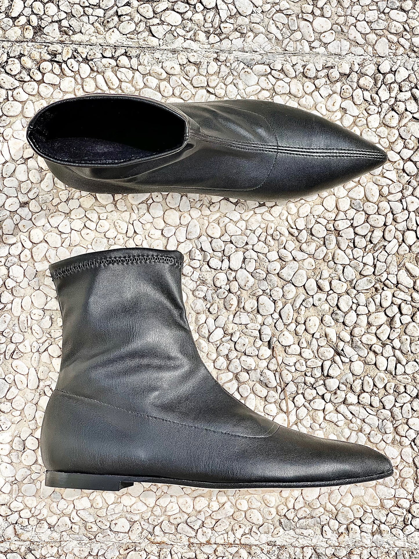 GIRLY BLACK
