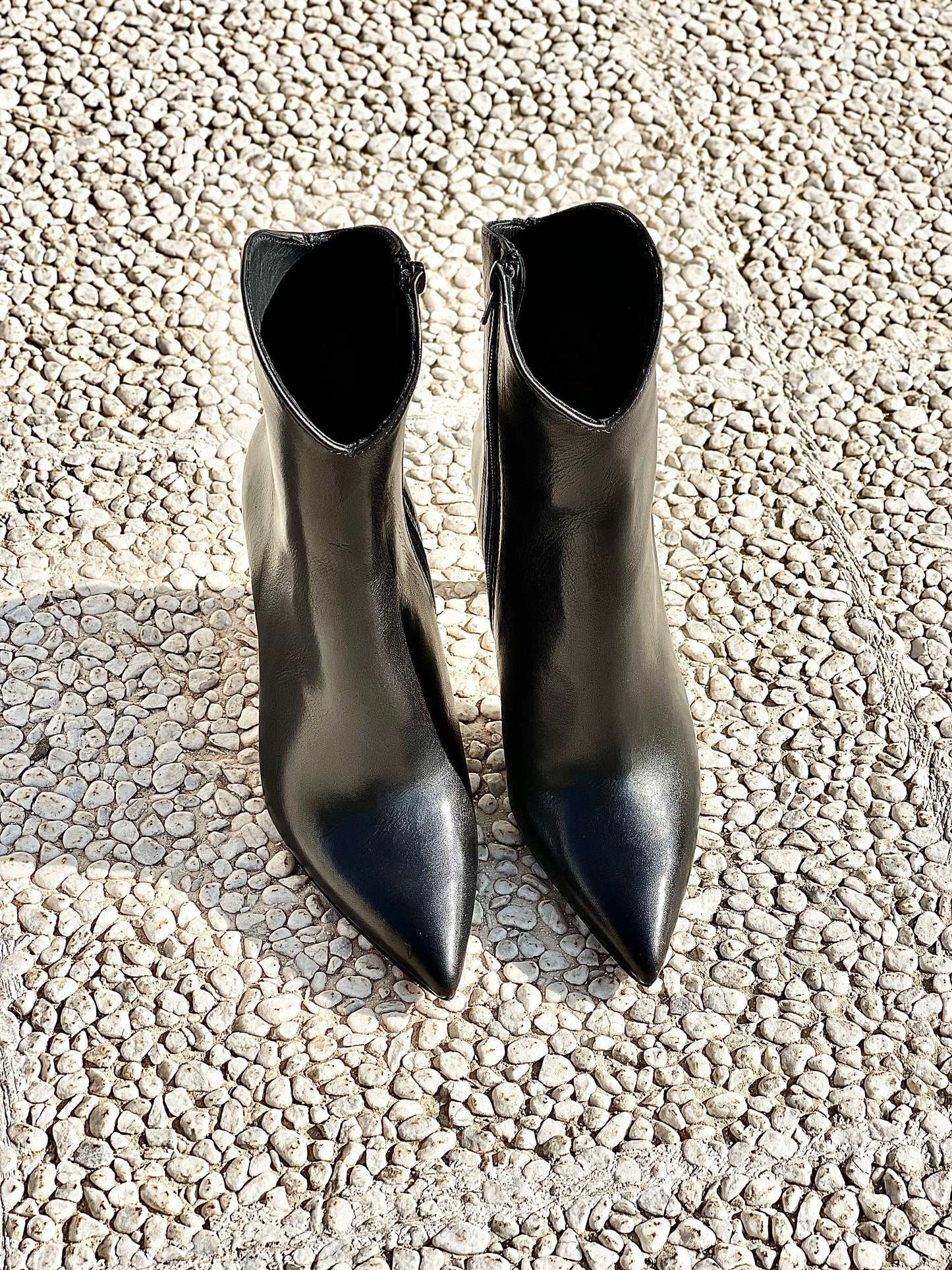 GENEVA BLACK