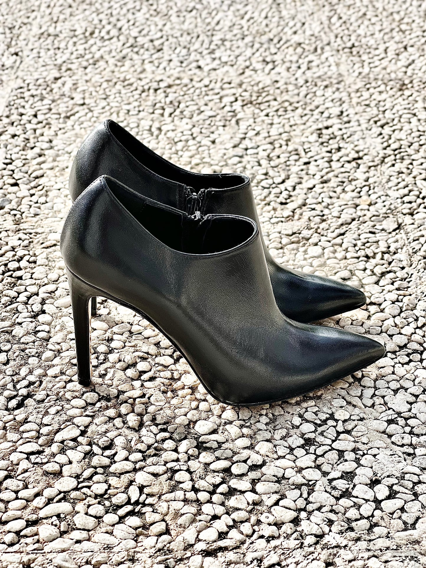 BLACK LUISE