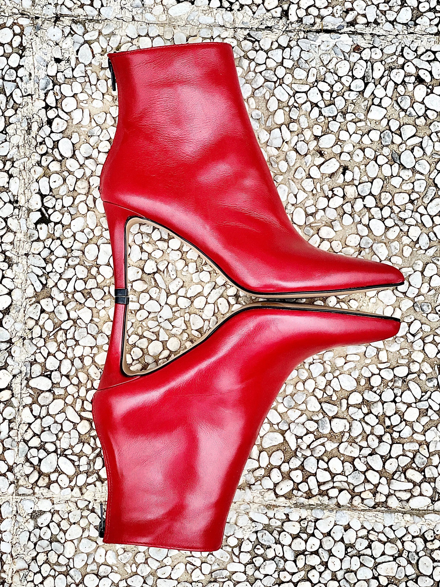 IRIS RED