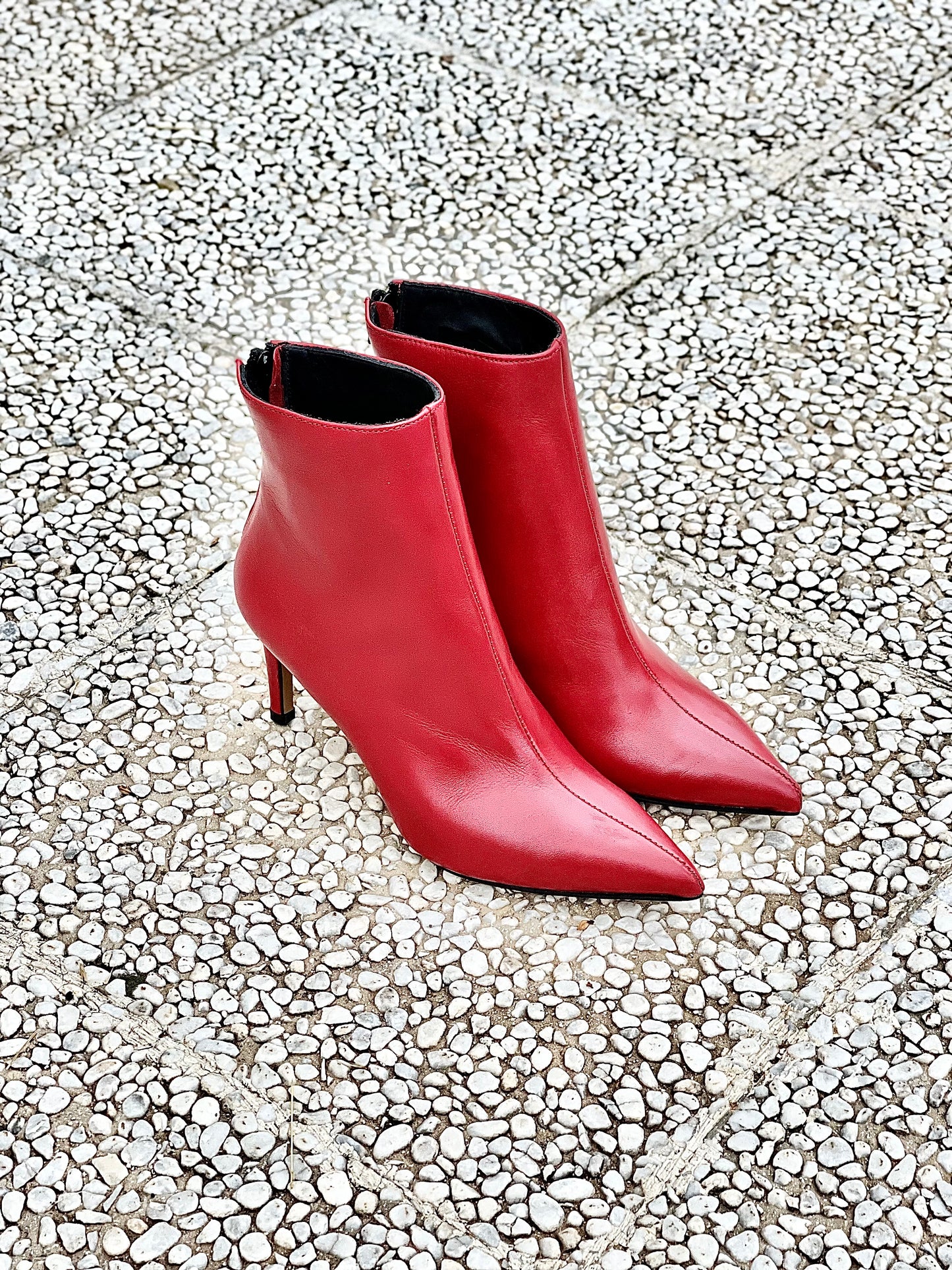 IRIS RED