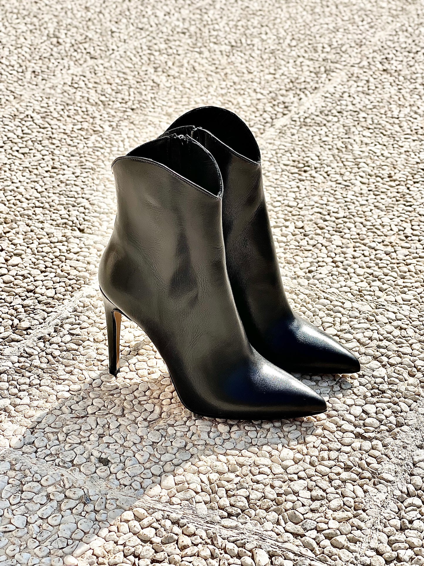 GENEVA BLACK