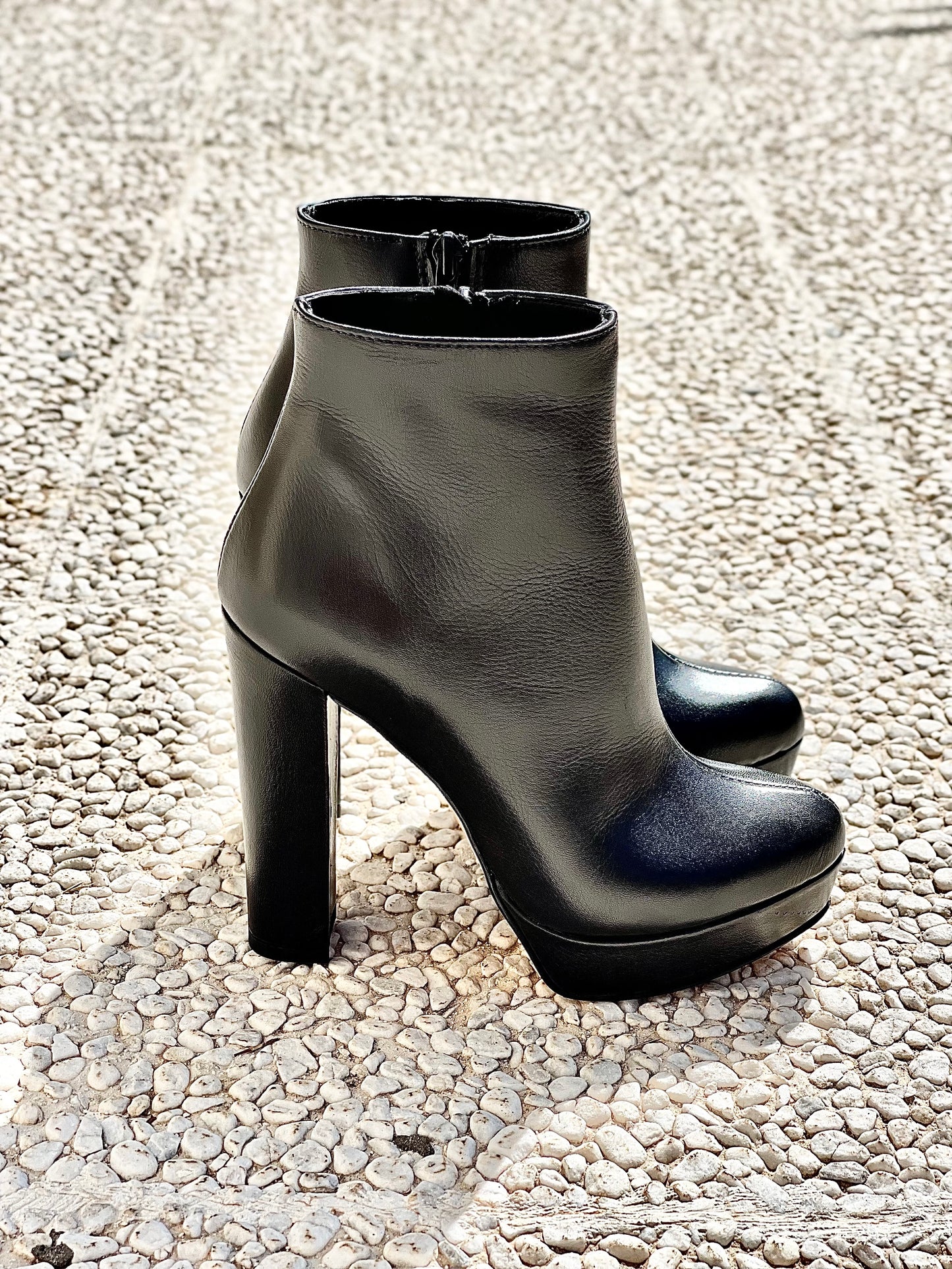 BLACK BOB