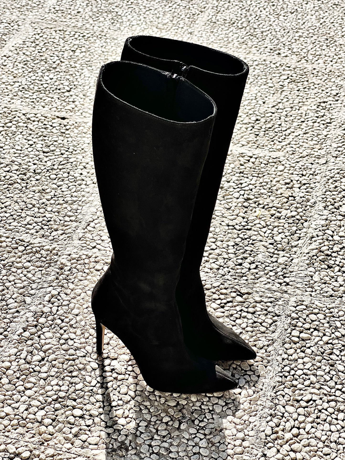 KELLY ČIERNA KAMZÍKOVÁ