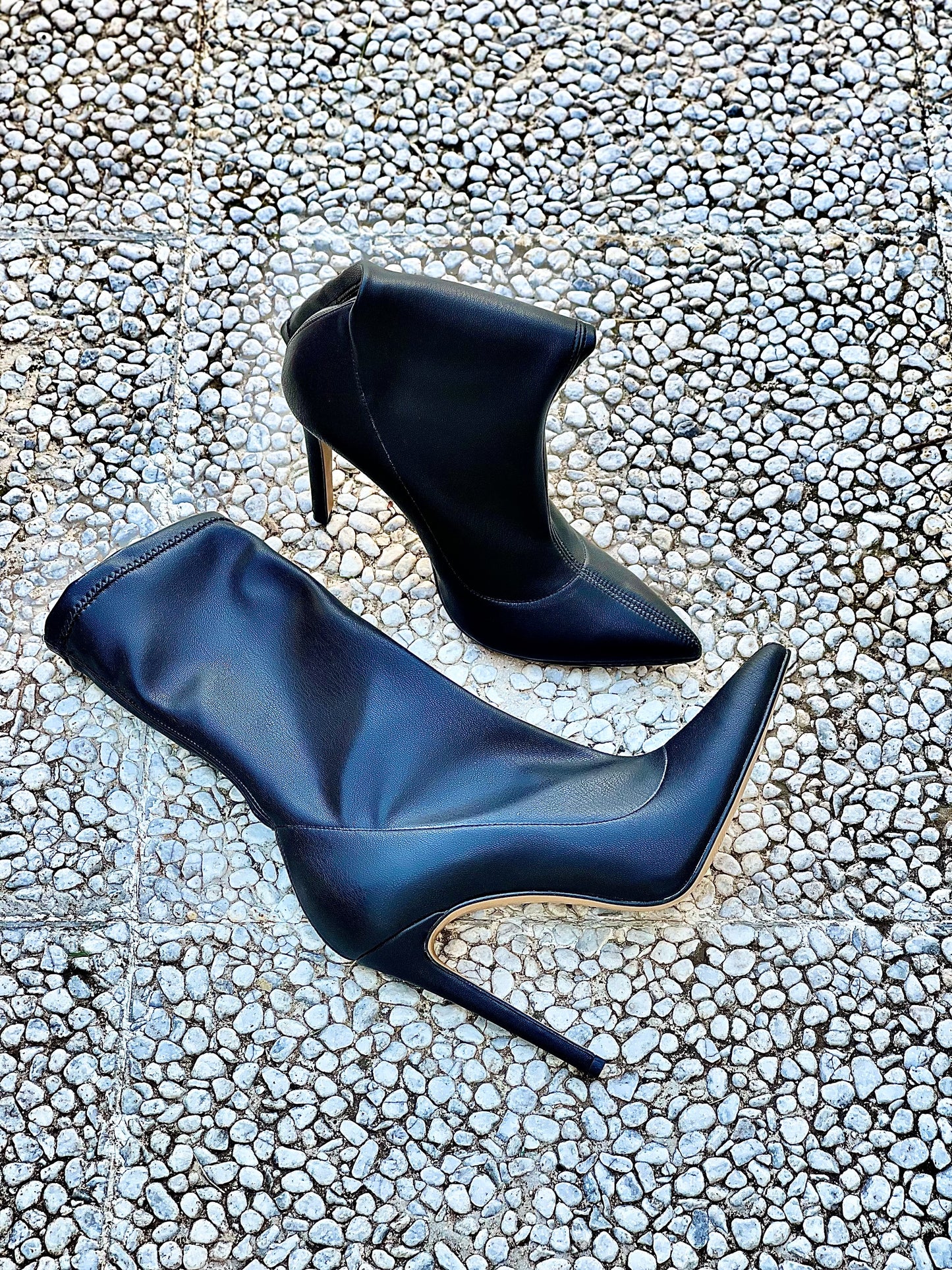 BLACK ELENOIRE