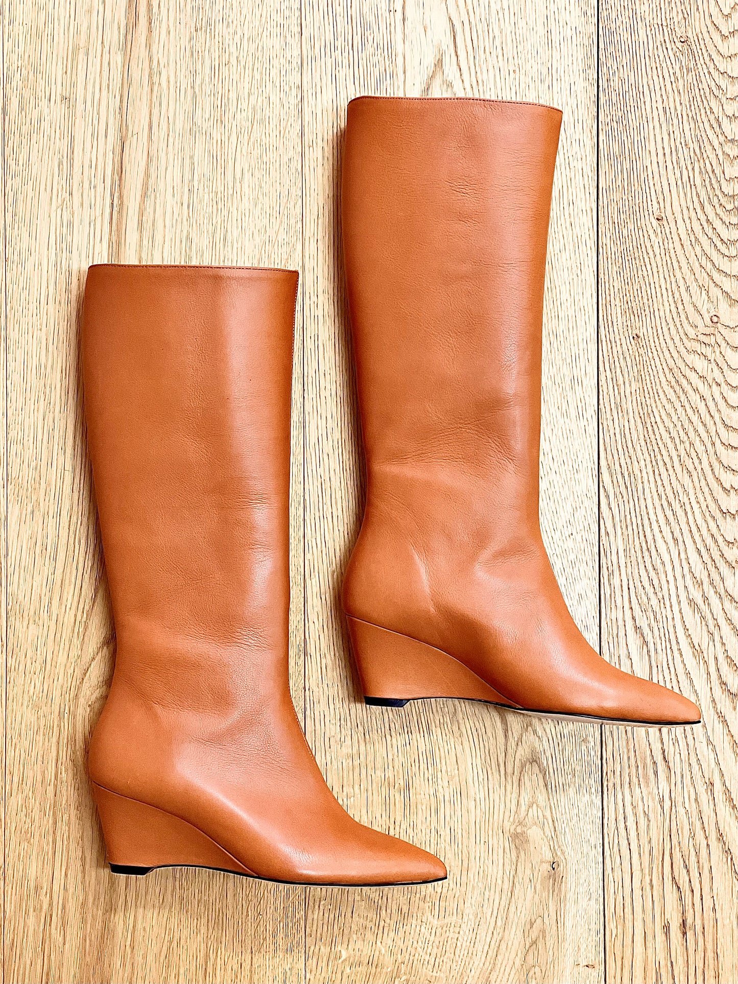 SYDNEY LEATHER