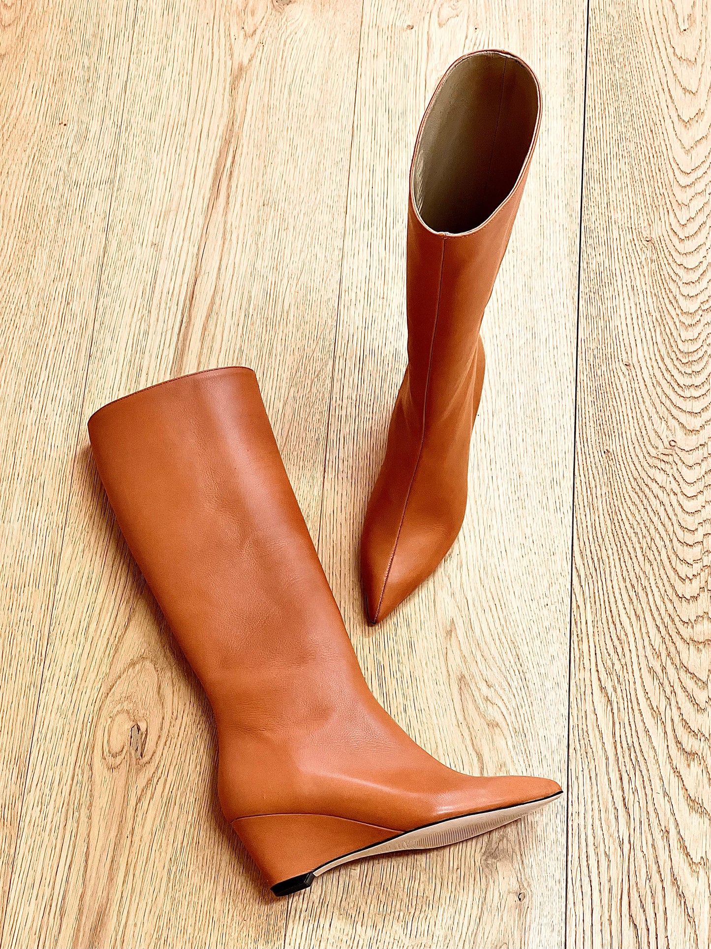 SYDNEY LEATHER