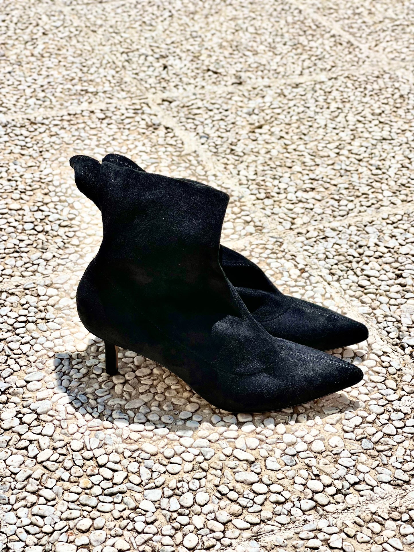 ČIERNY SEMIŠOVÝ ZÁZVOR