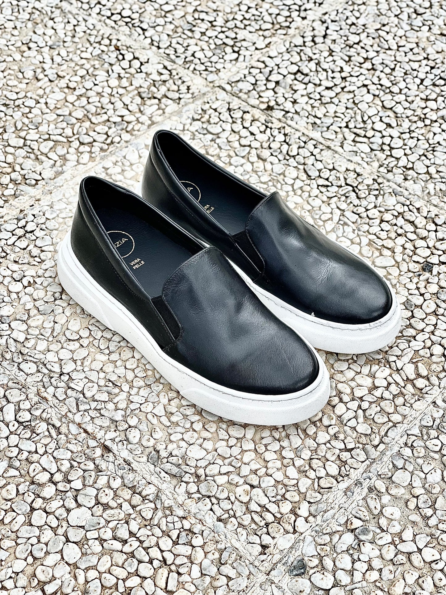 SMART BLACK
